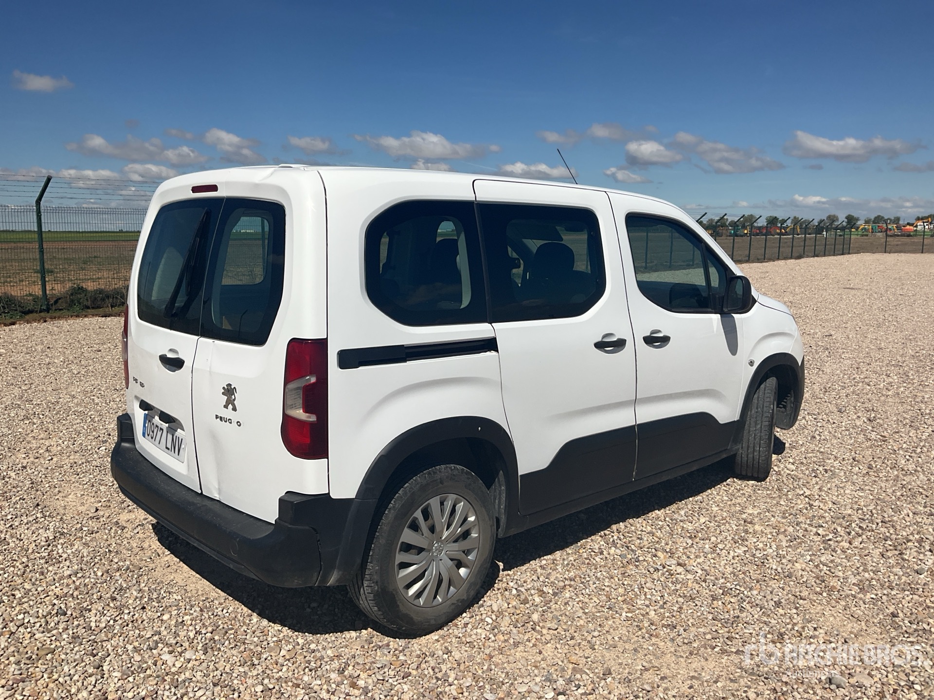 General Appearance with Bild, Ecke hinten rechts