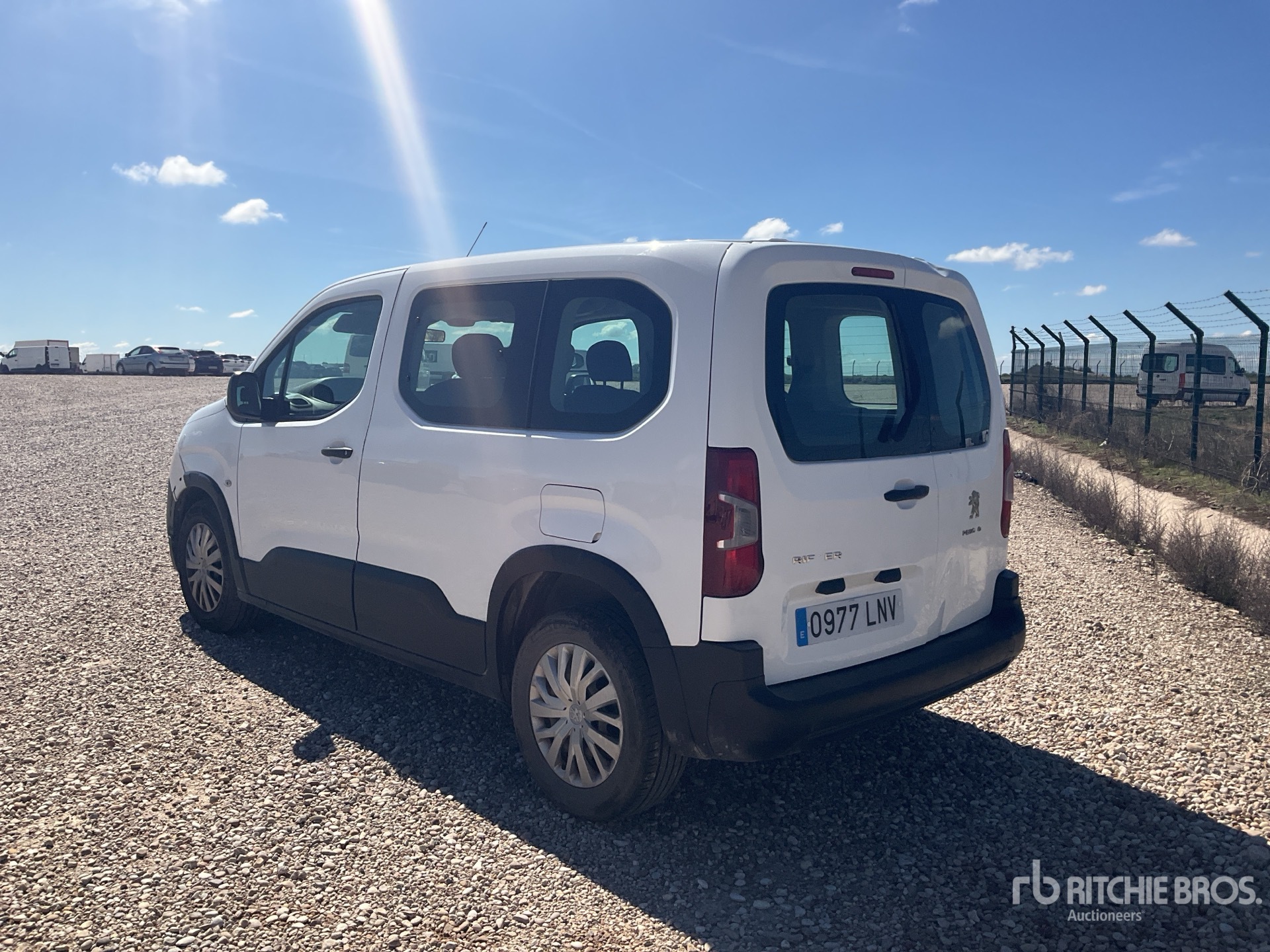 General Appearance with Bild, Ecke hinten links