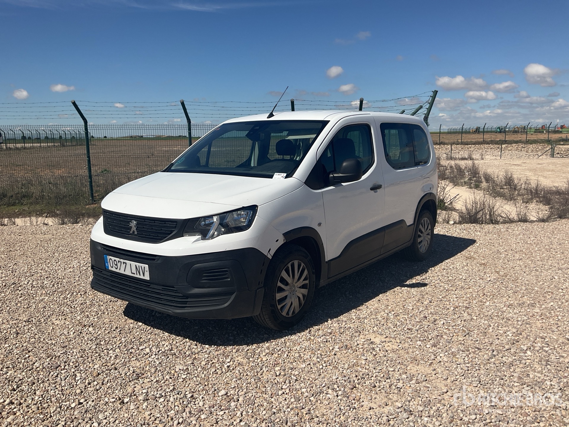 General Appearance with Bild, Ecke vorne links