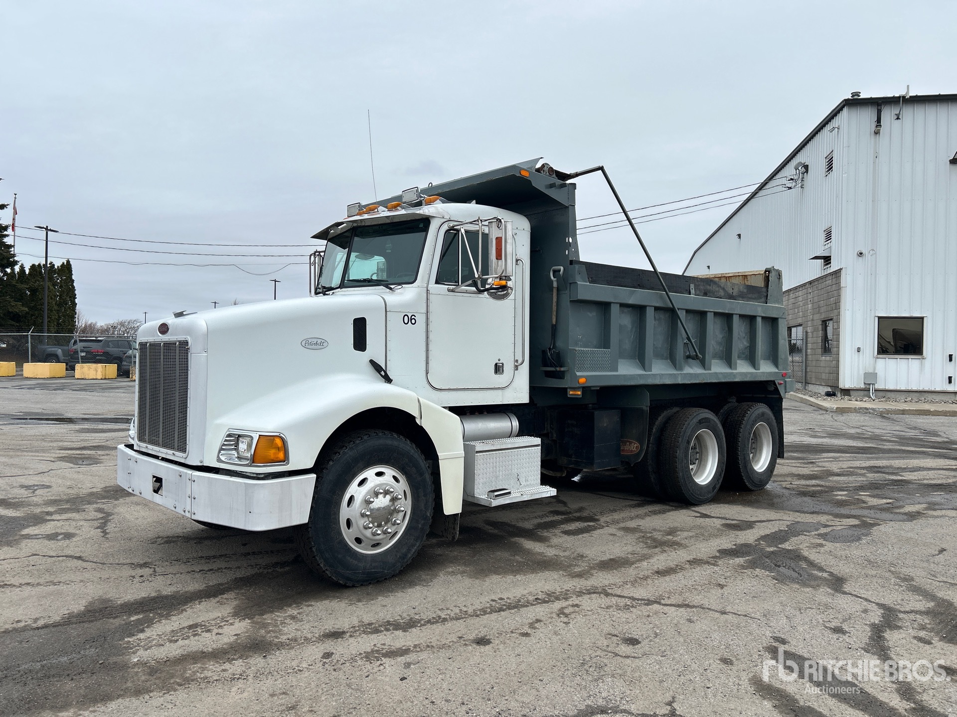 General Appearance with Image, coin avant gauche