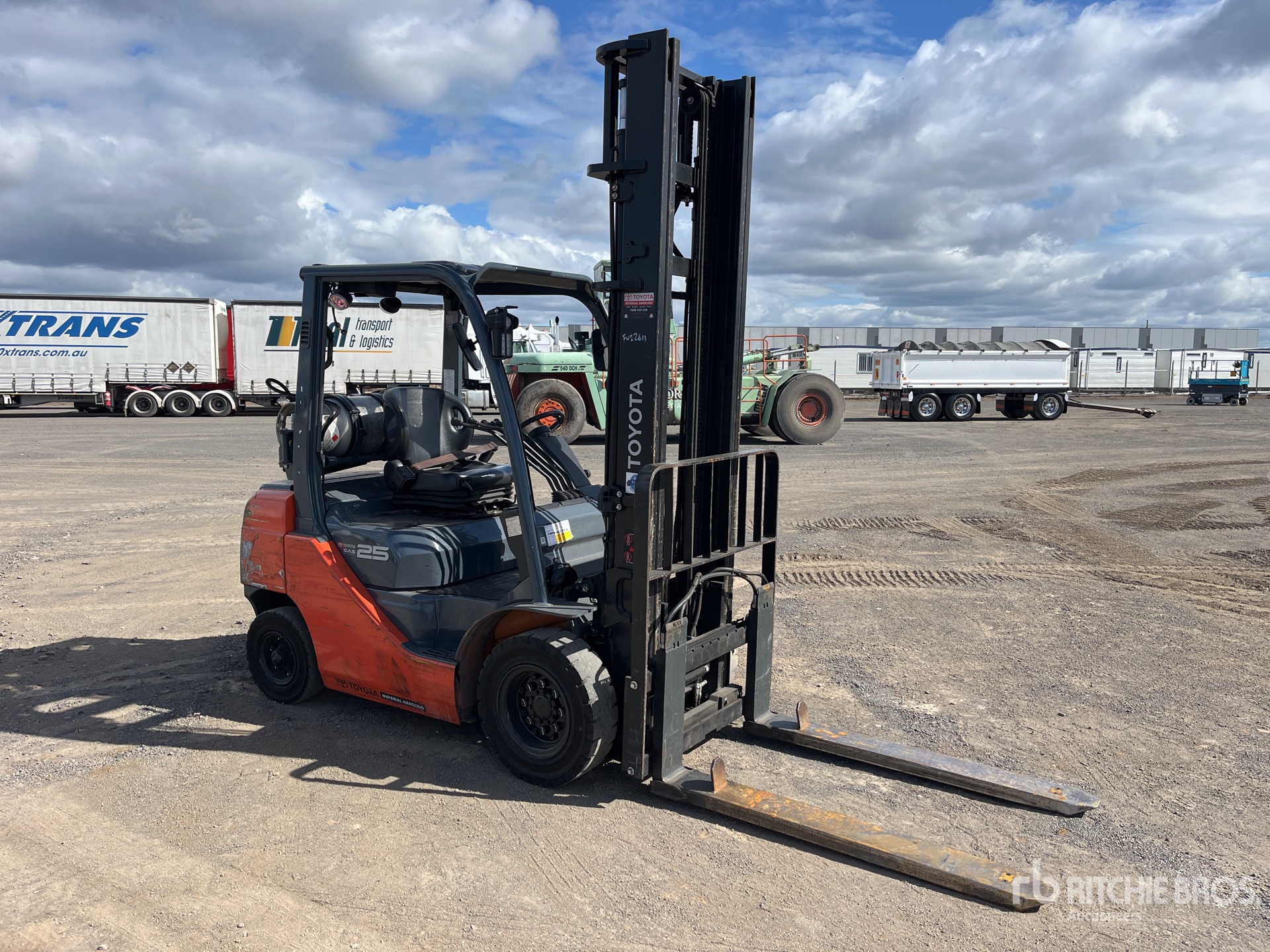 General Appearance with Picture, Right Front Corner