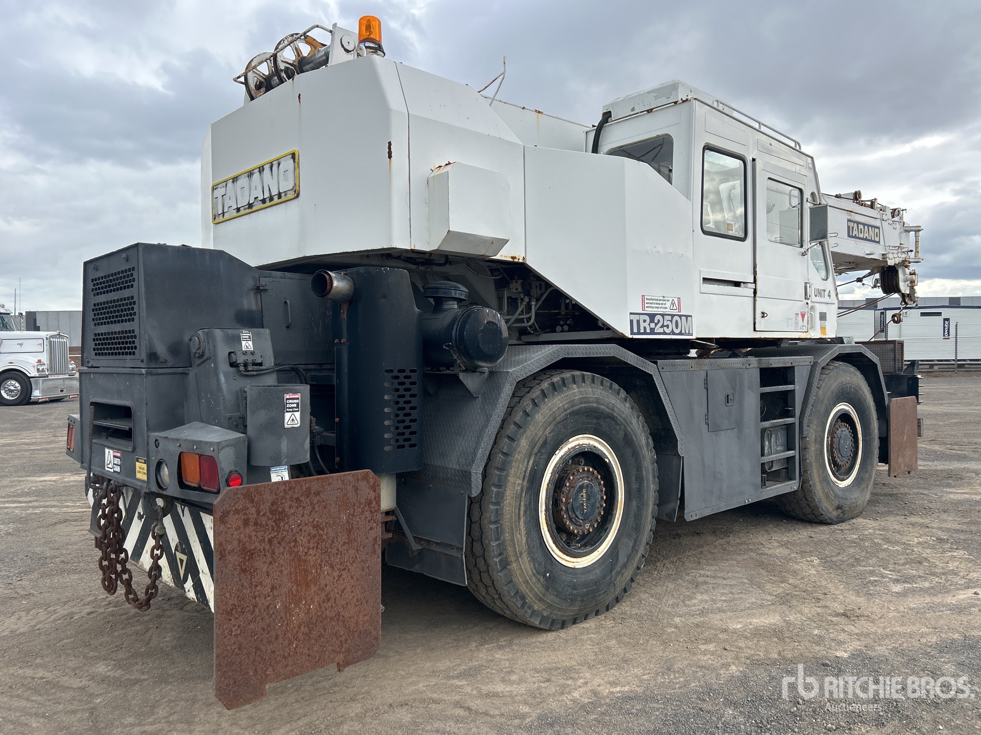 General Appearance with Foto, angolo posteriore sinistro