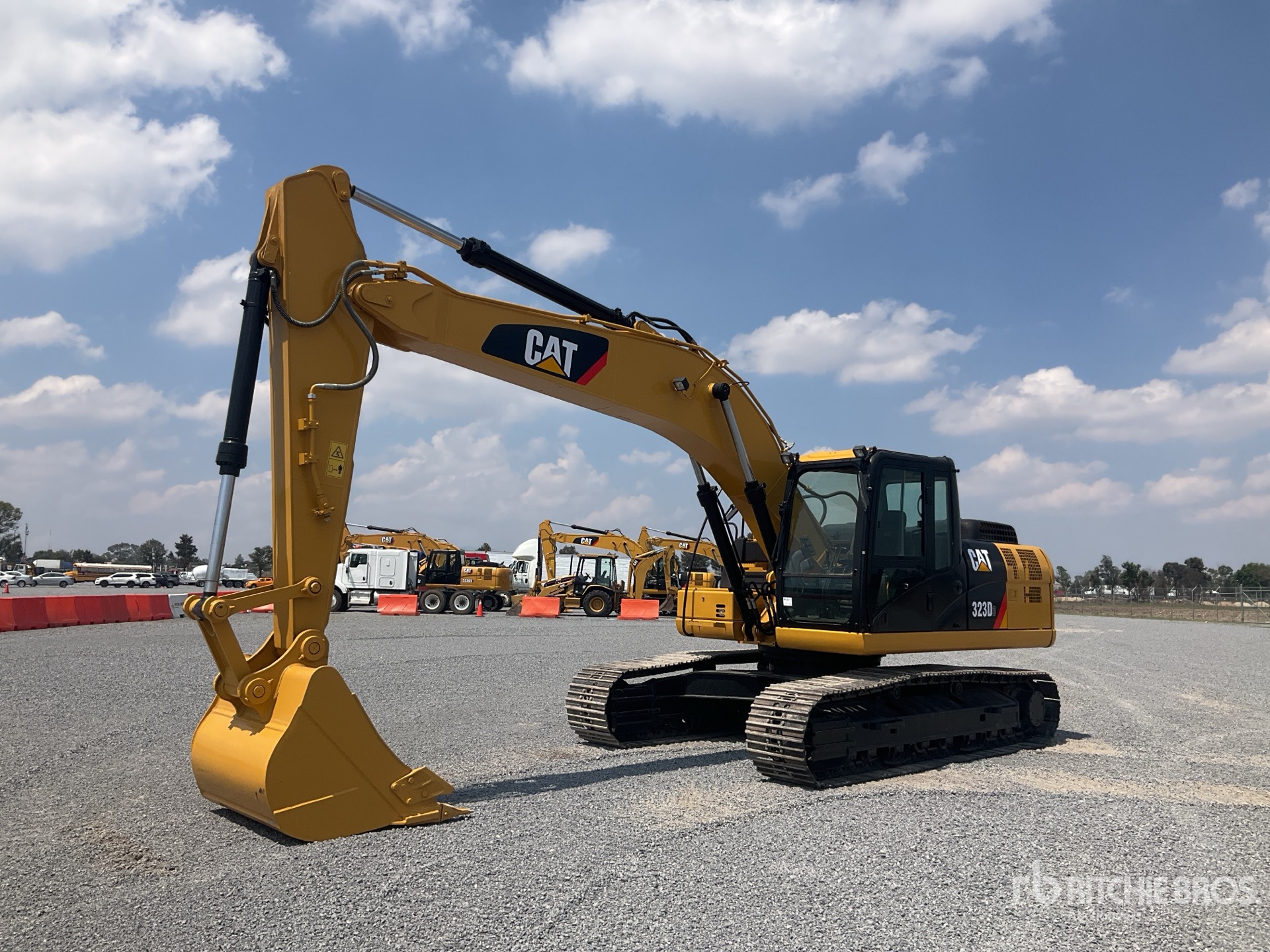 Photo of a 2018 Caterpillar 323D3
