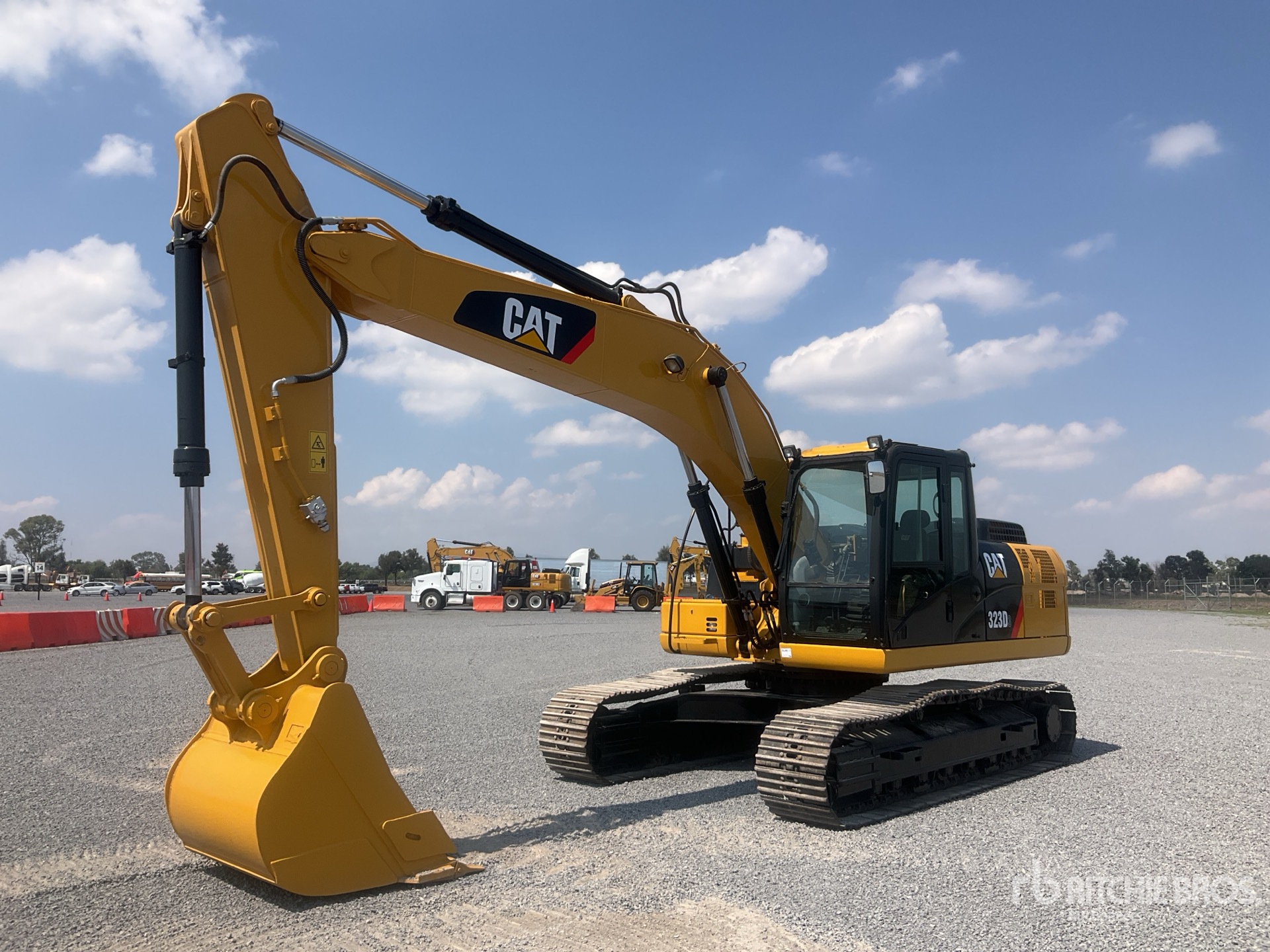 Photo of a 2020 Caterpillar 323D3