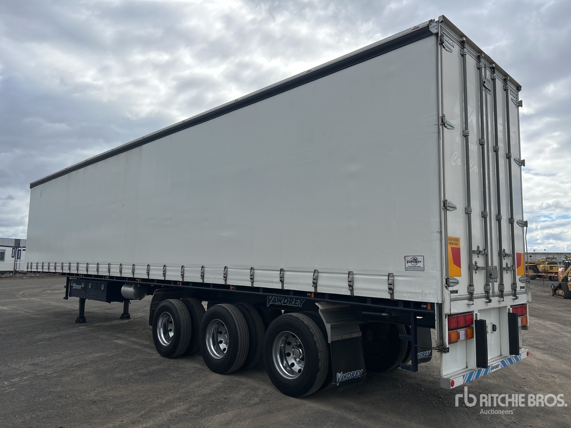 General Appearance with Imagen: esquina trasera derecha