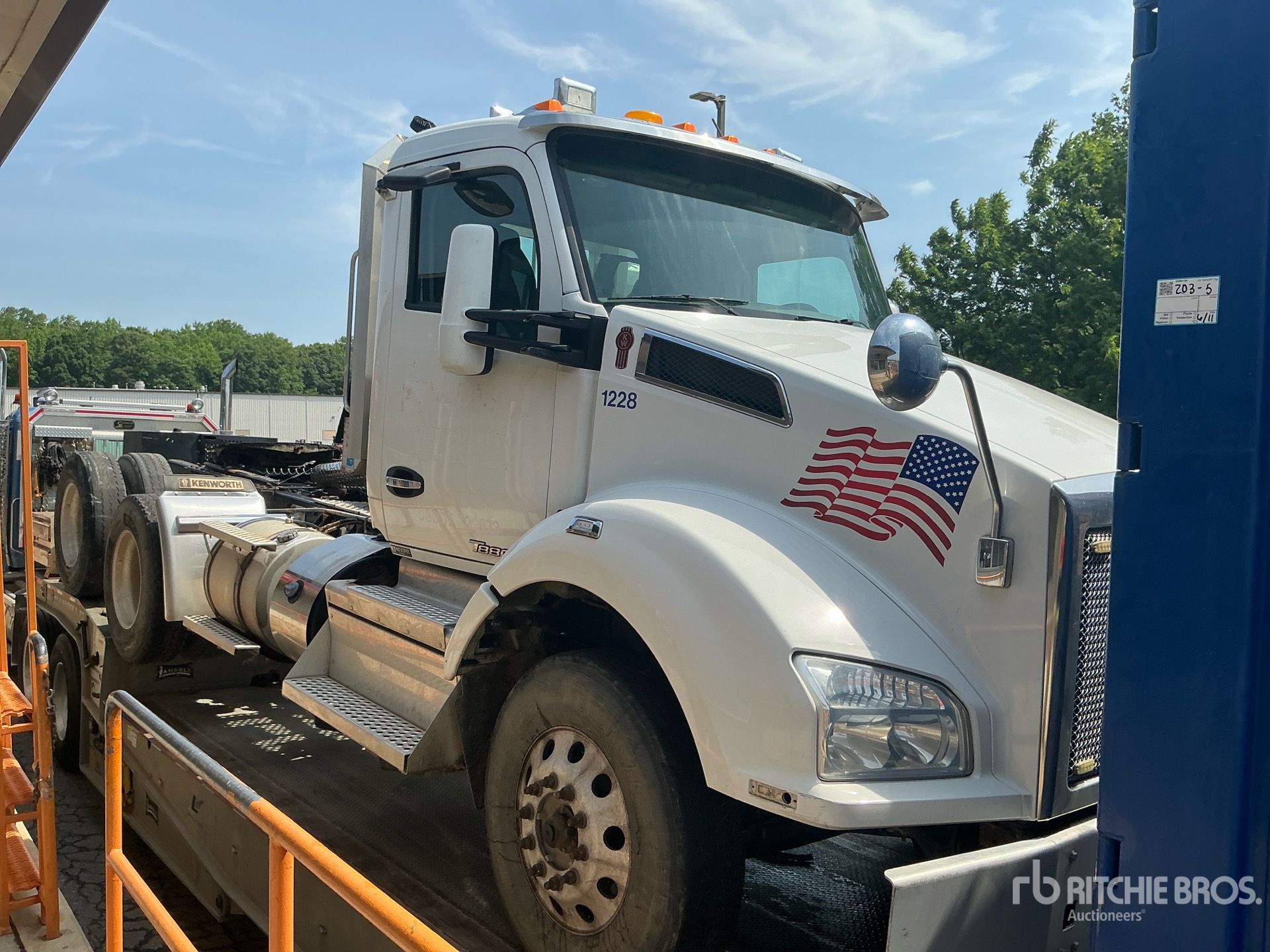 Photo of a 2019 Kenworth T880