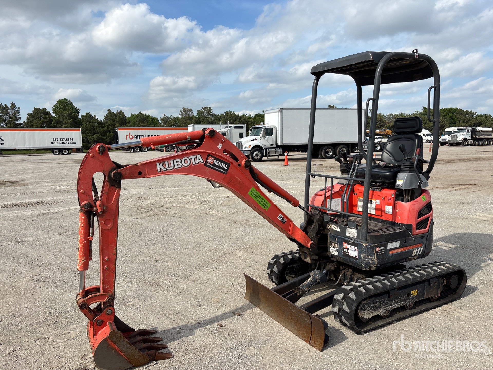 General Appearance with Picture, Left Front Corner