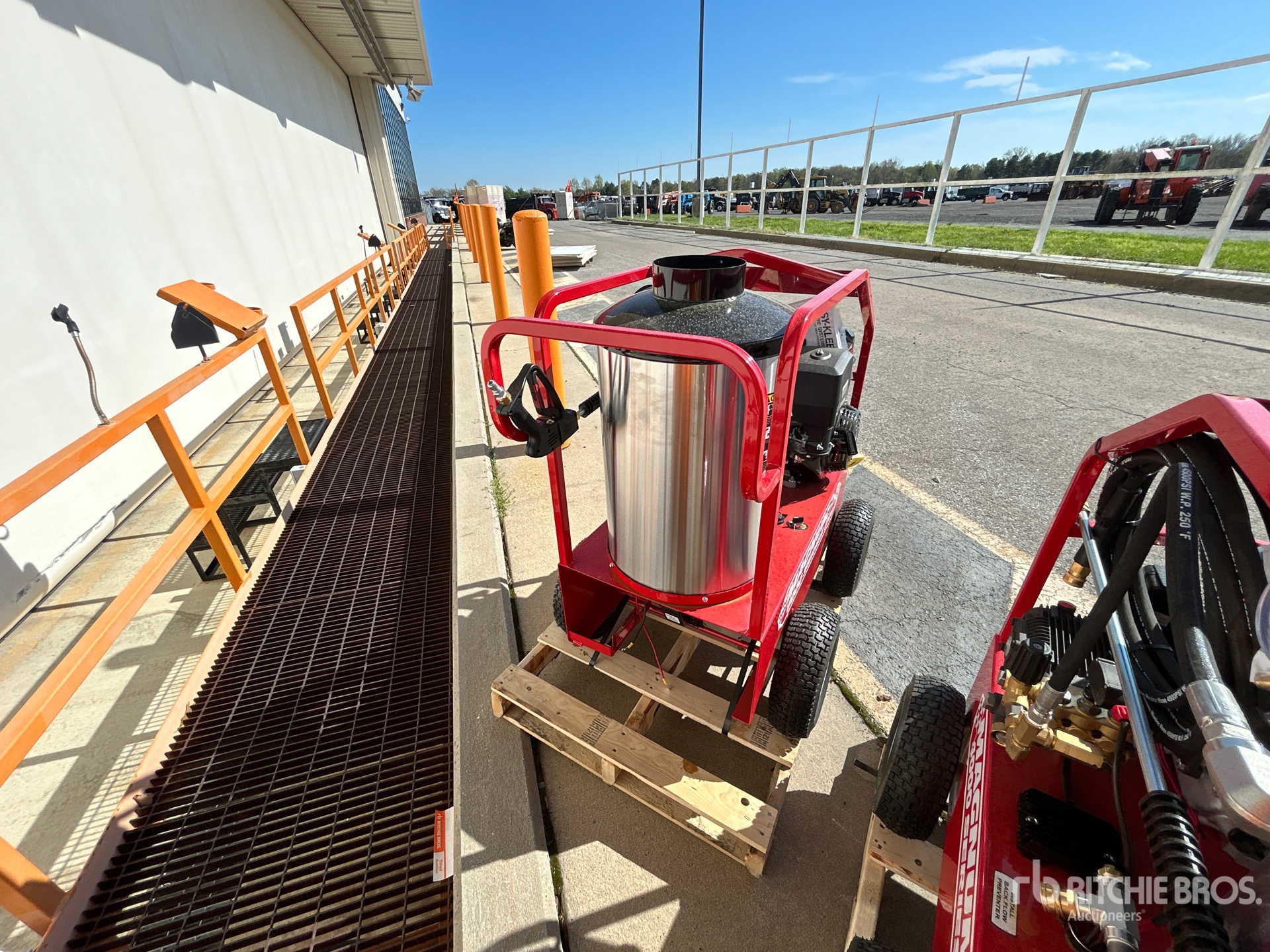 General Appearance with Imagen: esquina trasera derecha