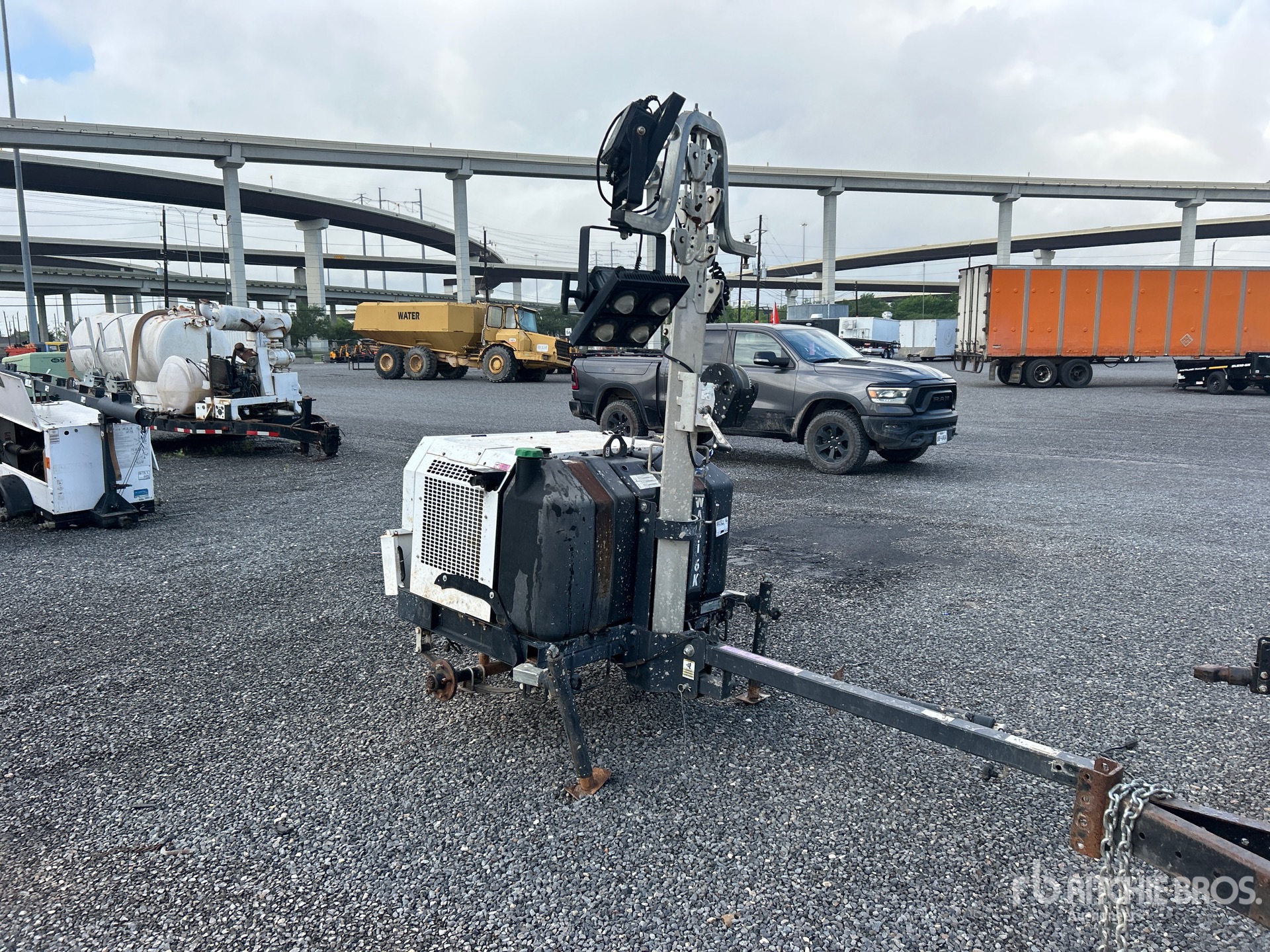 Aspect général with Image, coin avant droit