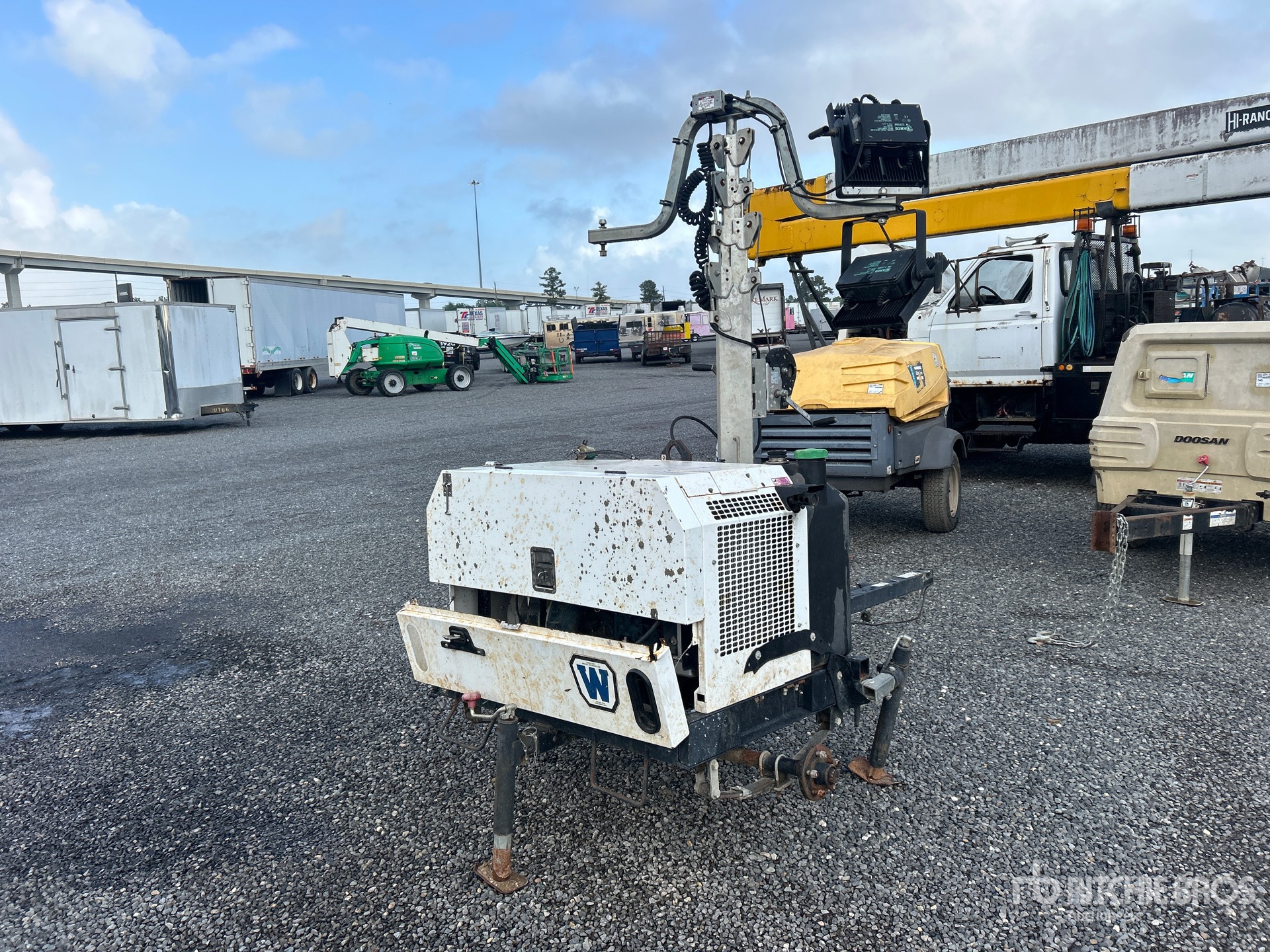 Aspect général with Image, coin arrière droit