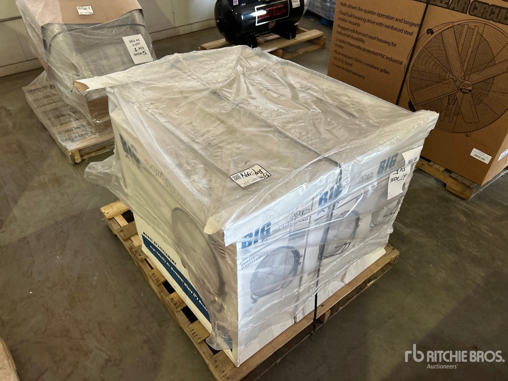 Aspect général with Image, coin avant droit