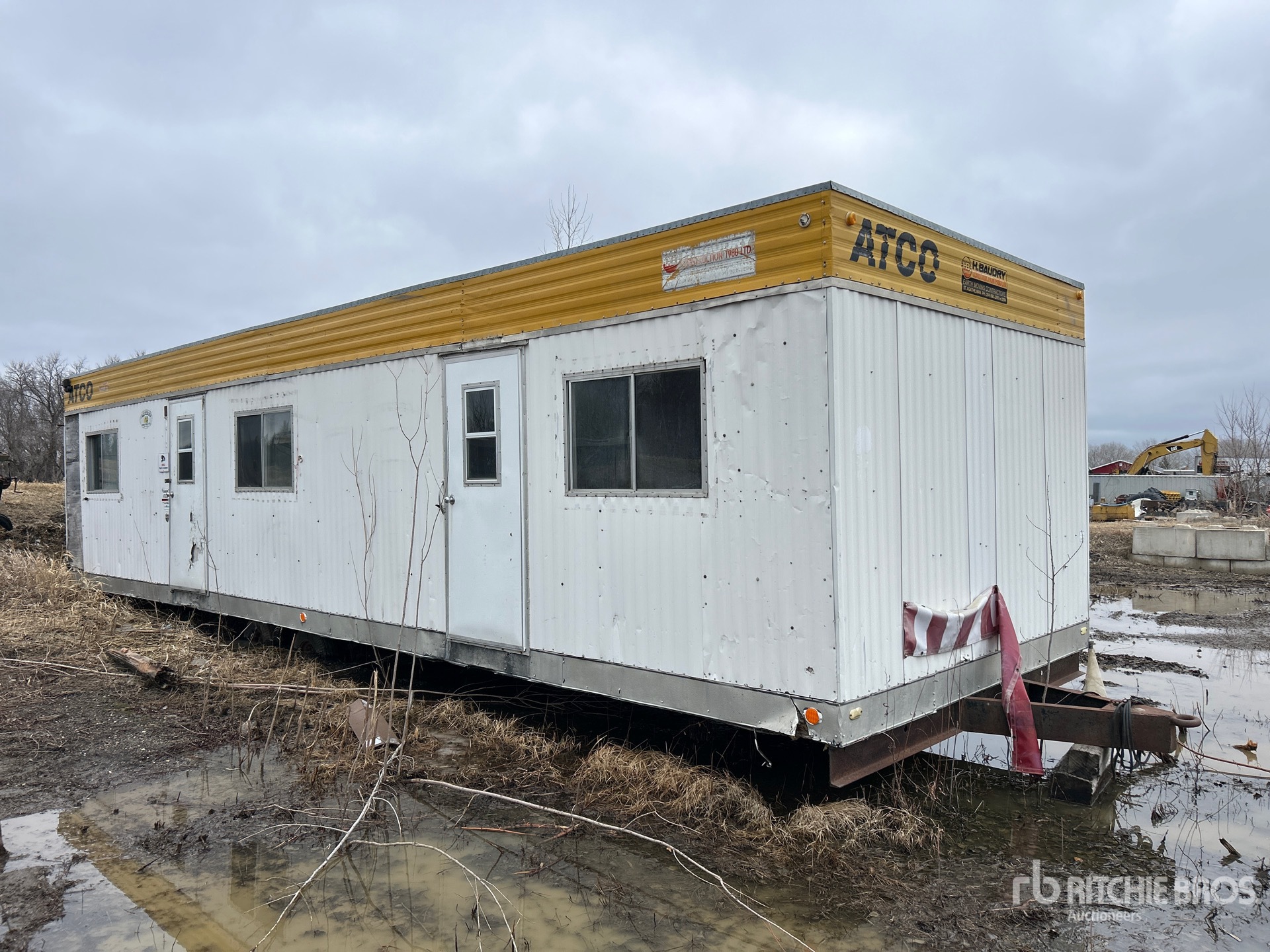 General Appearance with Image, coin avant droit