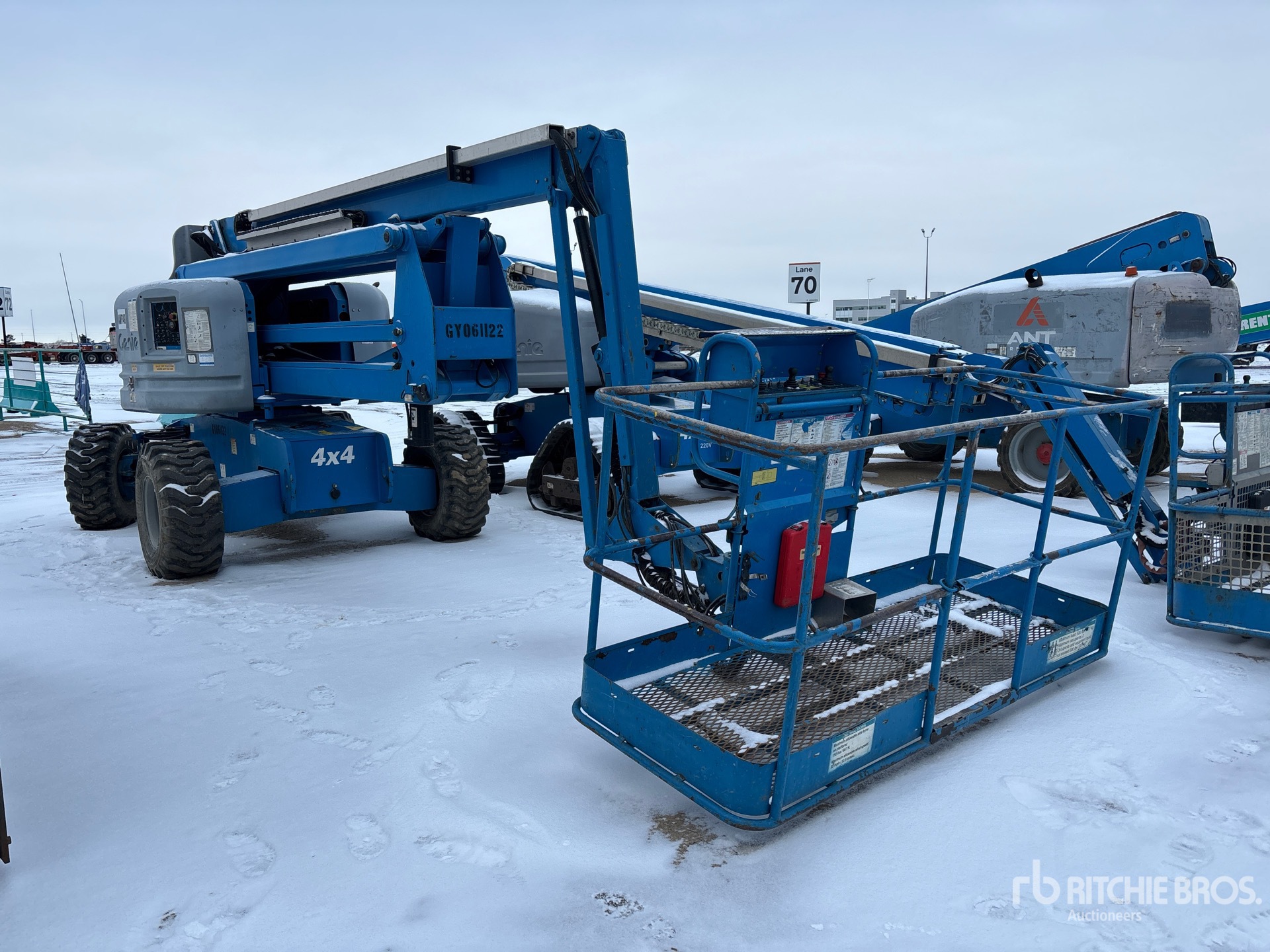 General Appearance with Picture, Right Front Corner