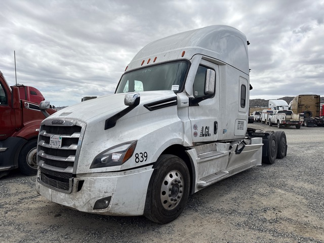 2025 Freightliner Cascadia 126 6x4 T/A Sleeper Truck Tractor (Inoperable)