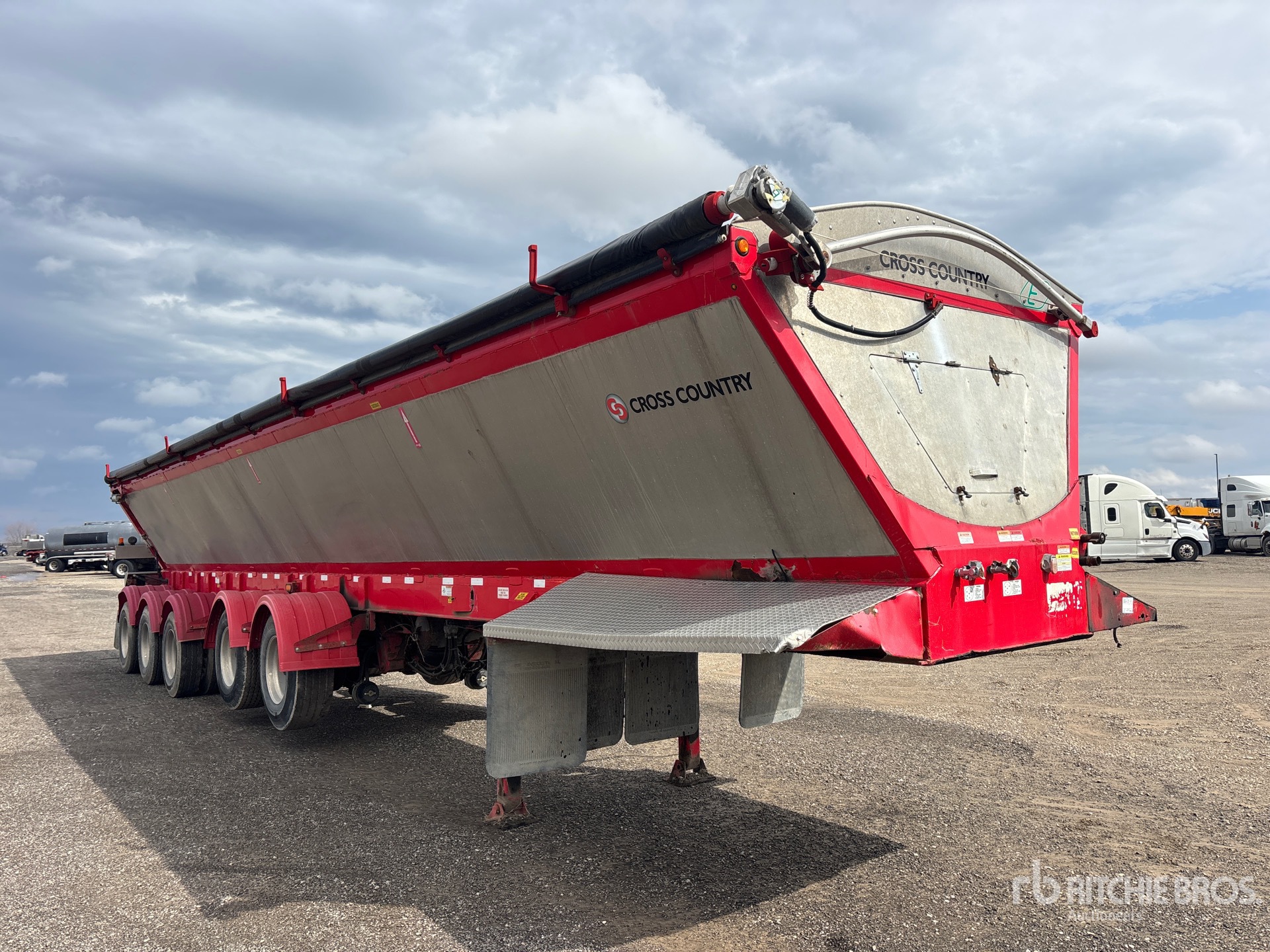 General Appearance with Bild, Ecke vorne rechts