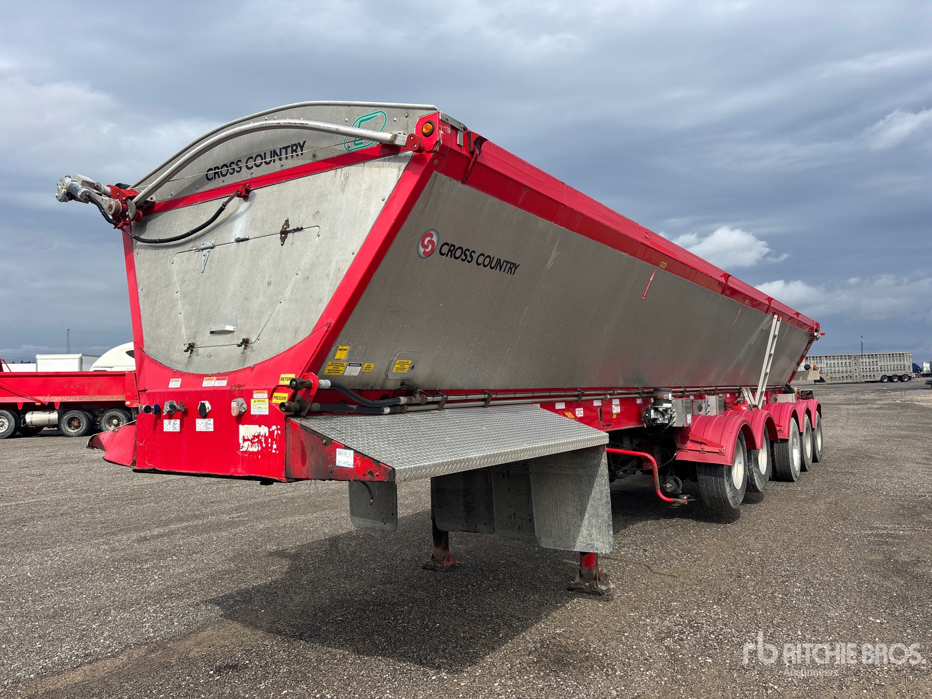 General Appearance with Bild, Ecke vorne links