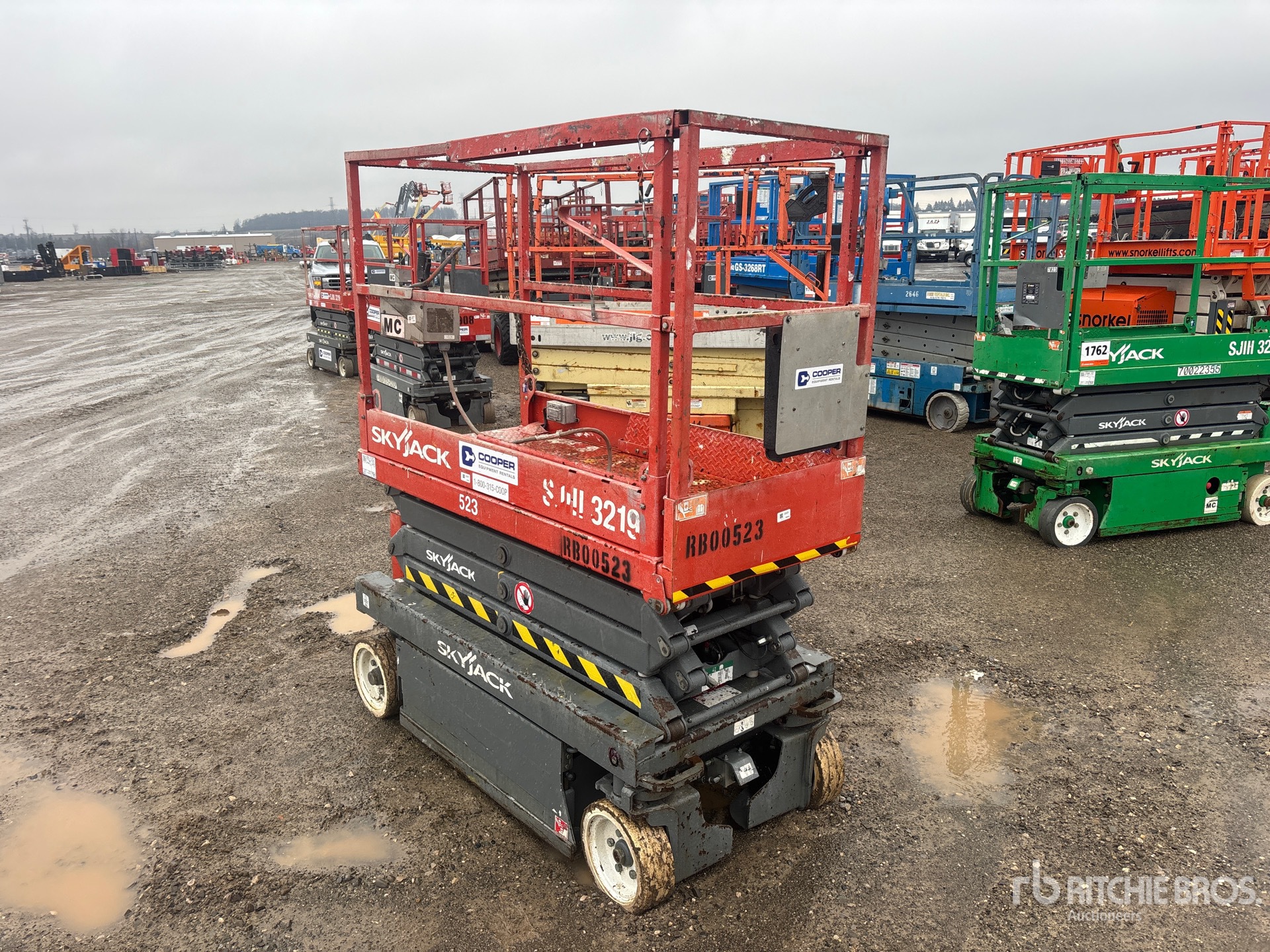 General Appearance with Picture, Left Rear Corner