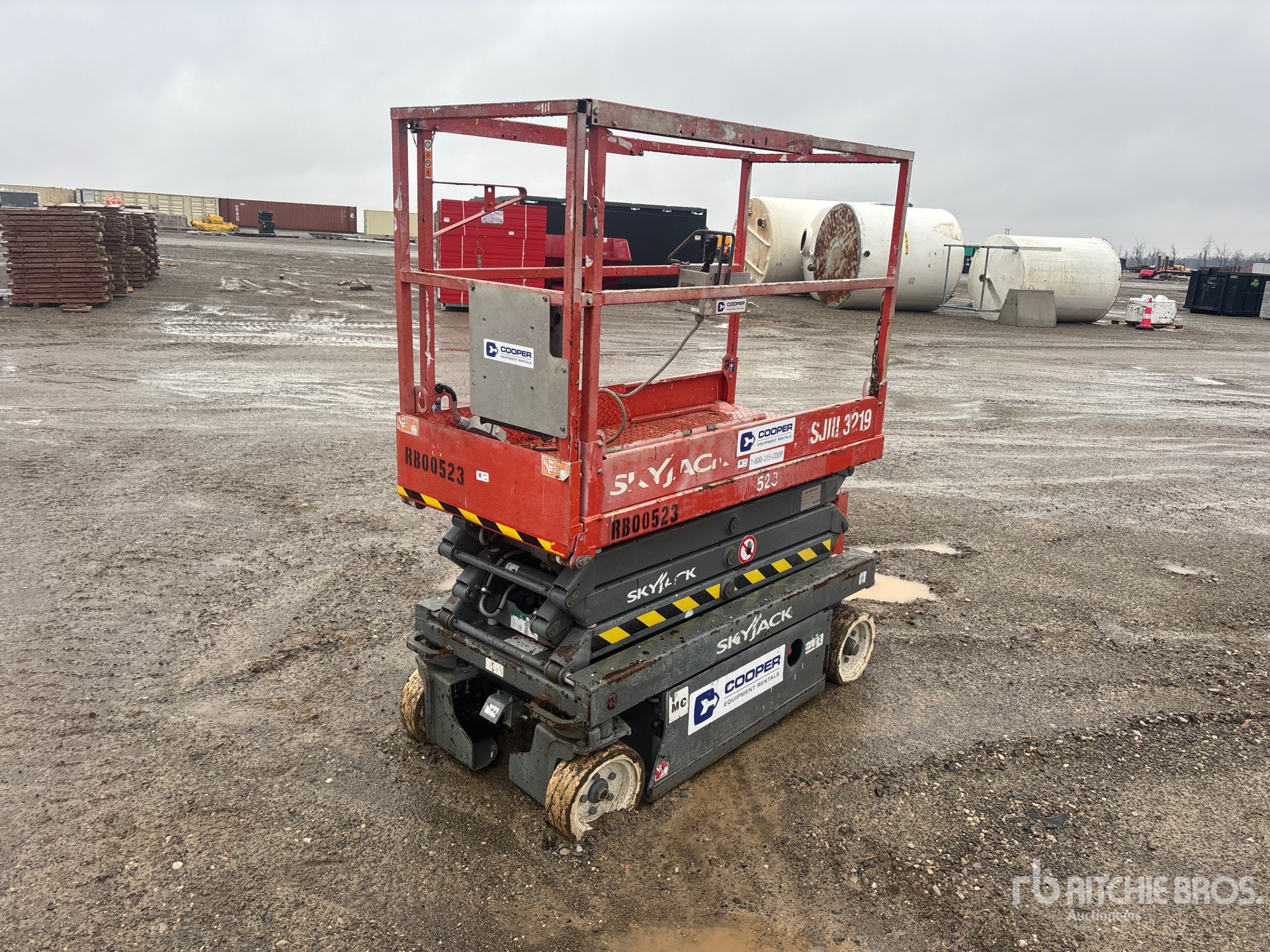 General Appearance with Picture, Right Rear Corner