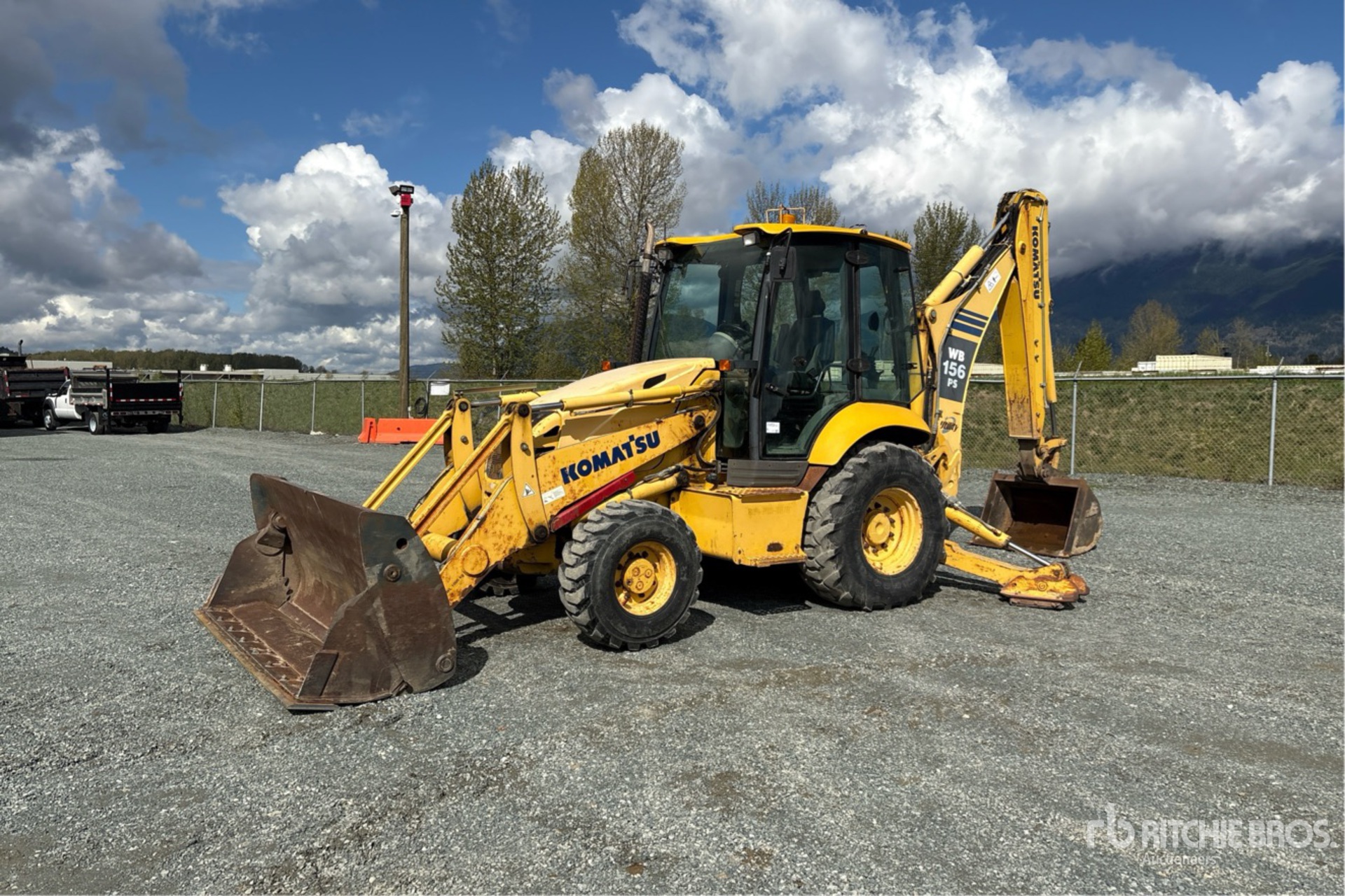 General Appearance with Foto, angolo anteriore sinistro