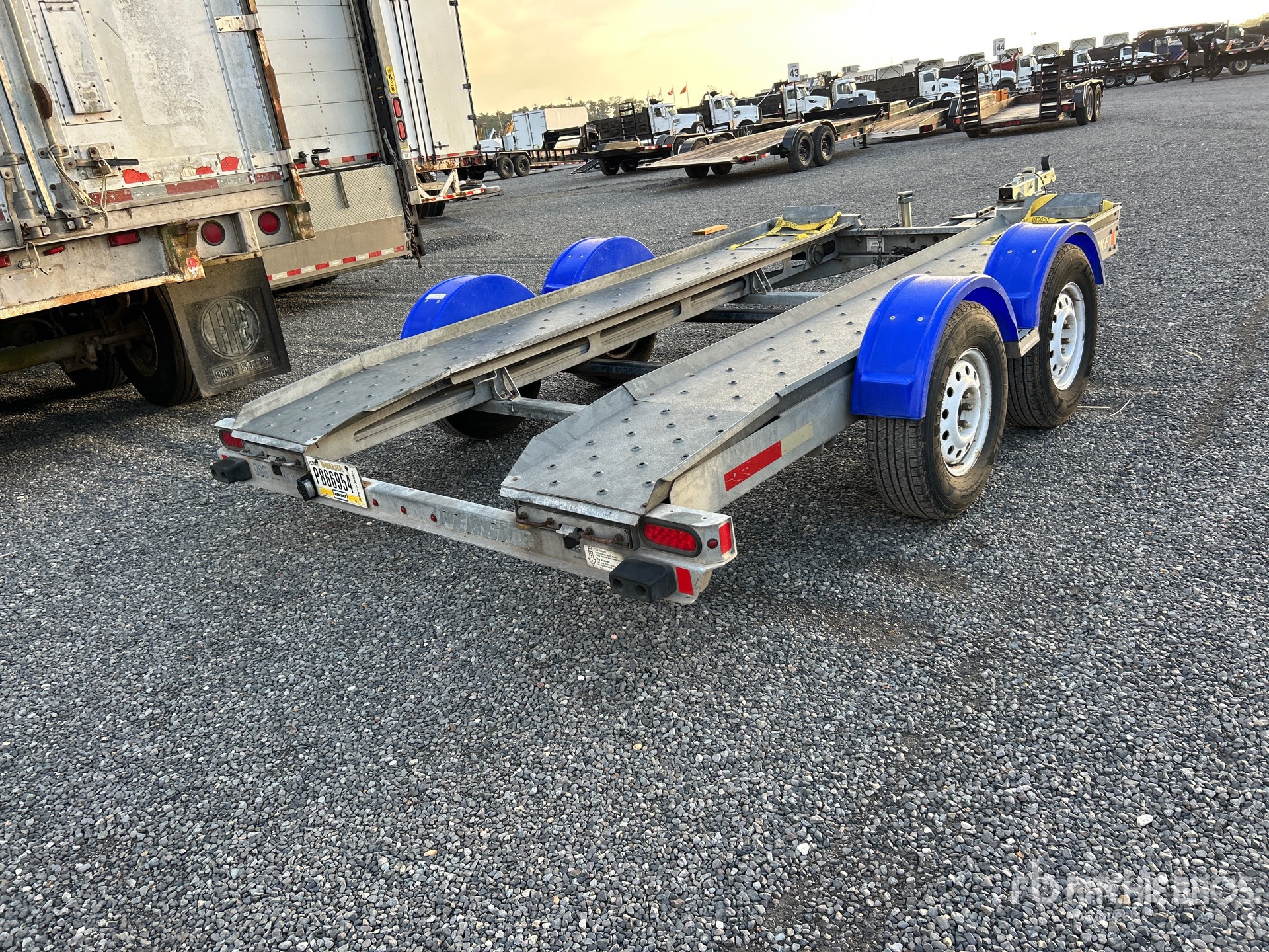 General Appearance with Bild, Ecke hinten rechts