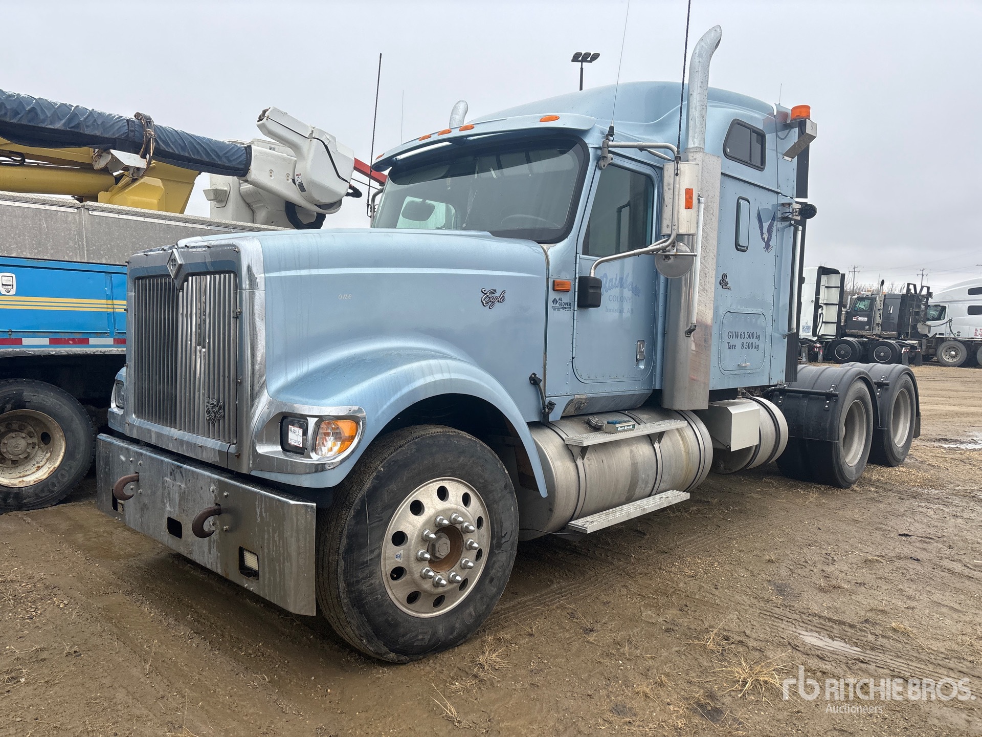 General Appearance with Bild, Ecke vorne links