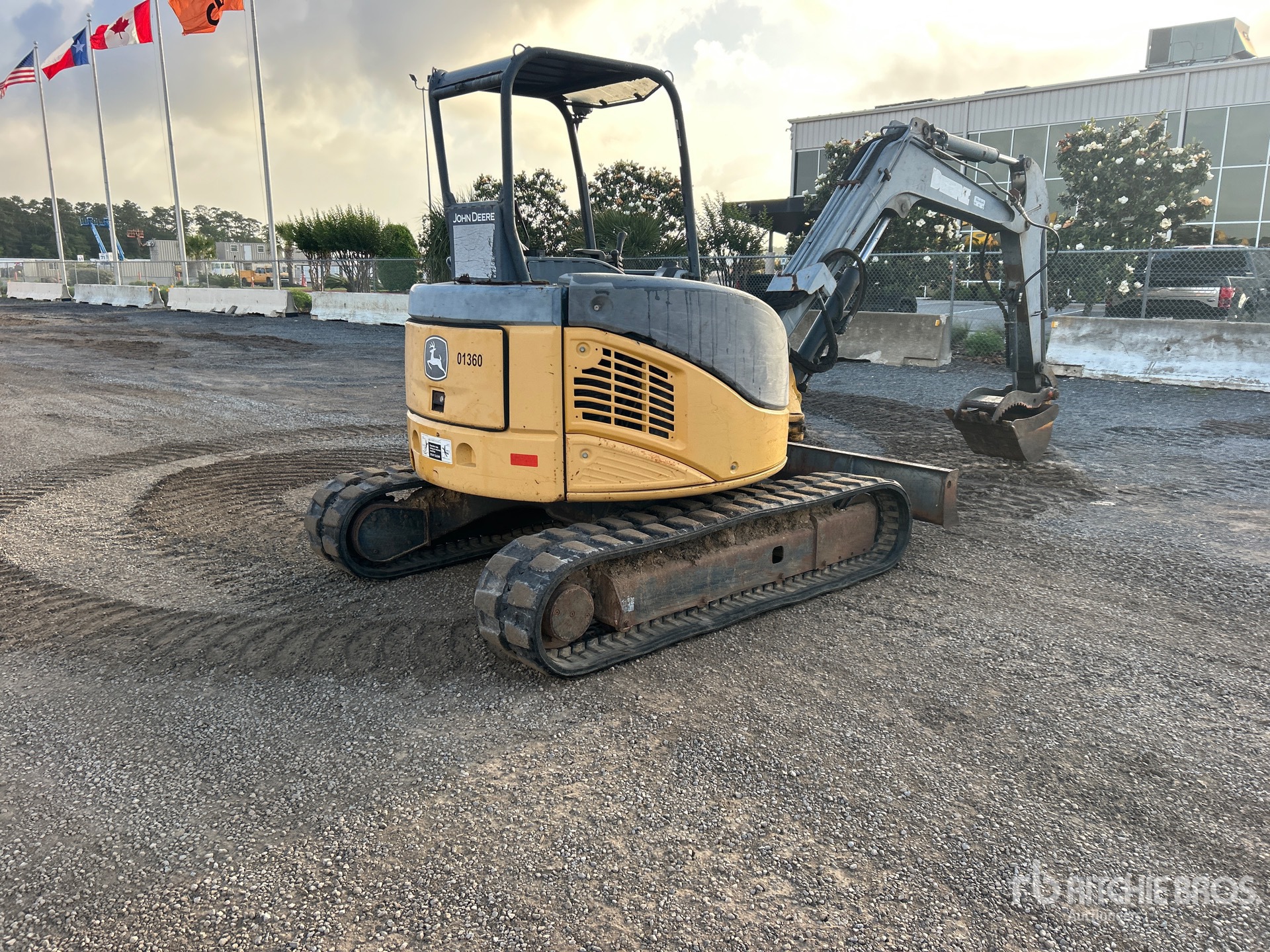 Aspect général with Image, coin arrière droit