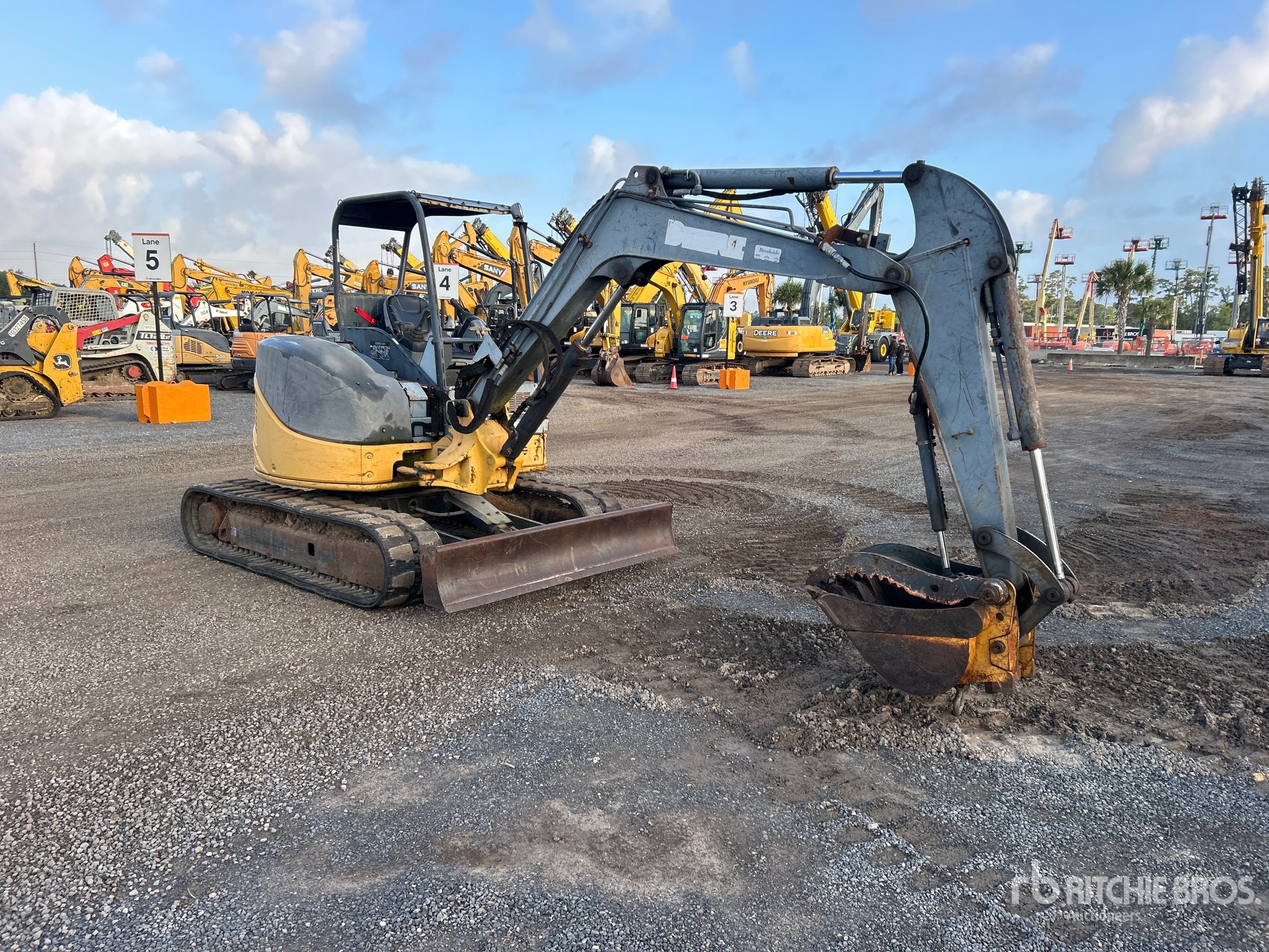 Aspect général with Image, coin avant droit