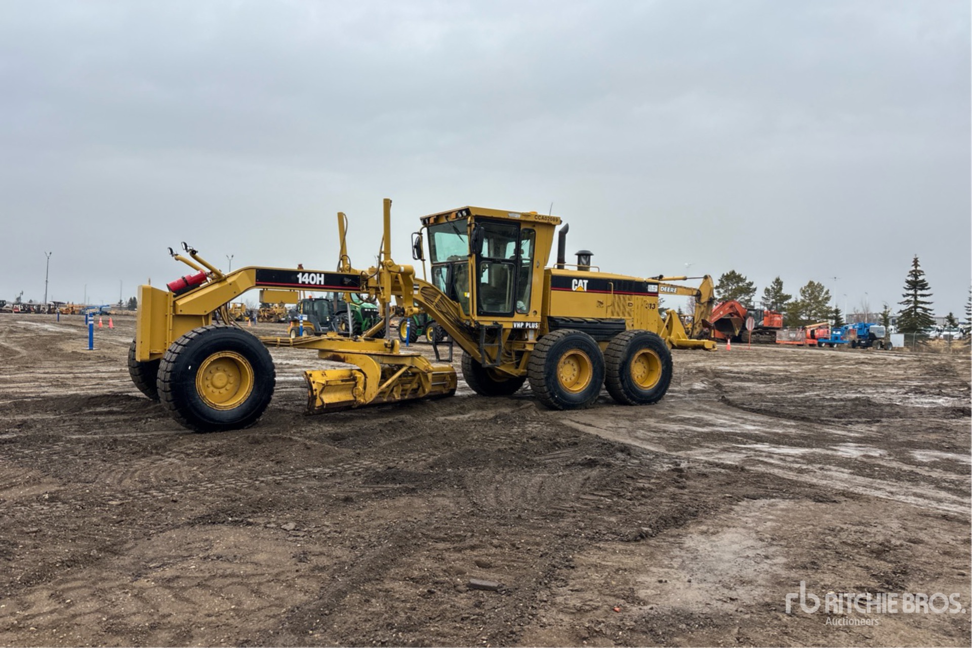 General Appearance with Bild, Ecke vorne links