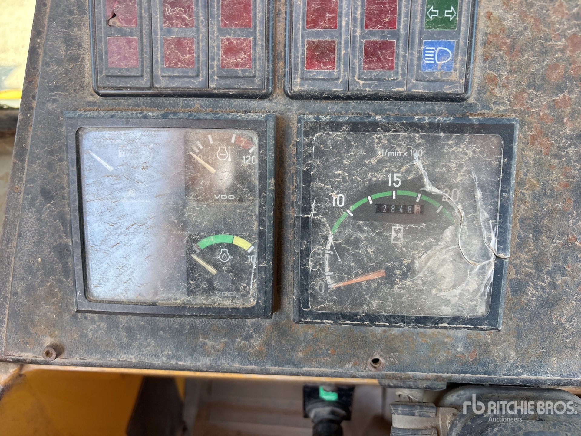 General Appearance with Hour Meter / Odometer