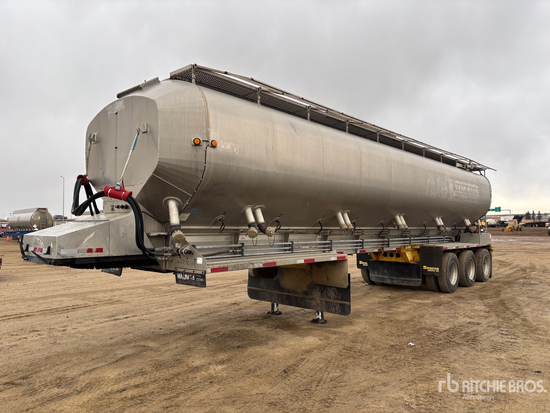 Photo of a 2006 Walinga Tri/A Dry Bulk Trailer