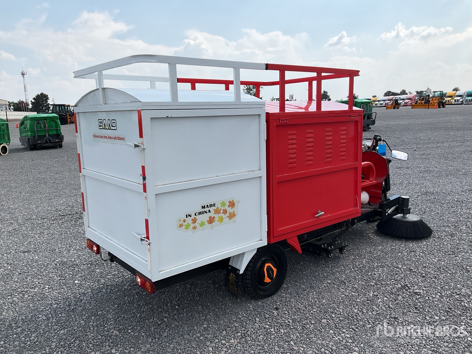 General Appearance with Picture, Right Rear Corner