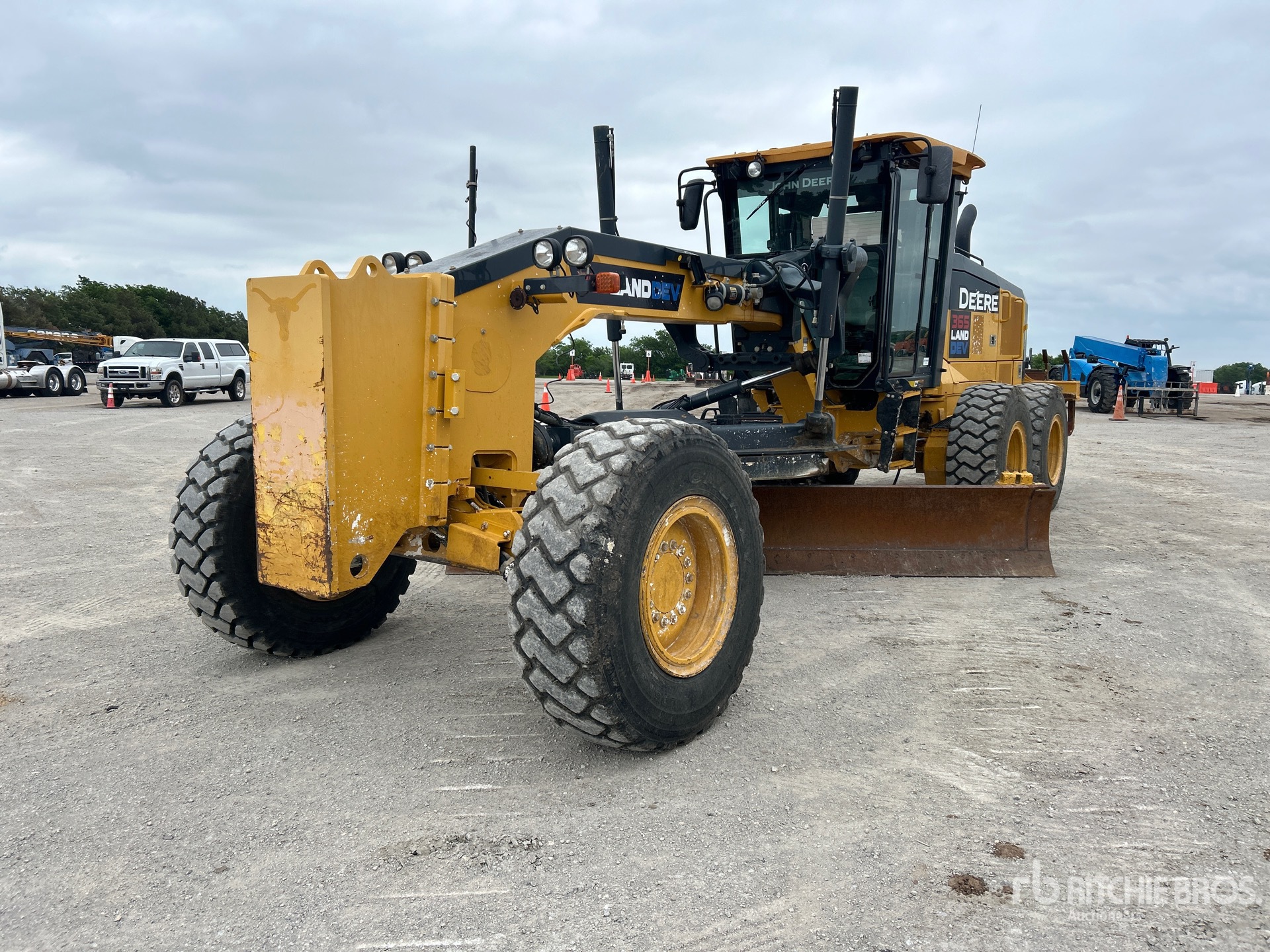 General Appearance with Featured Photo