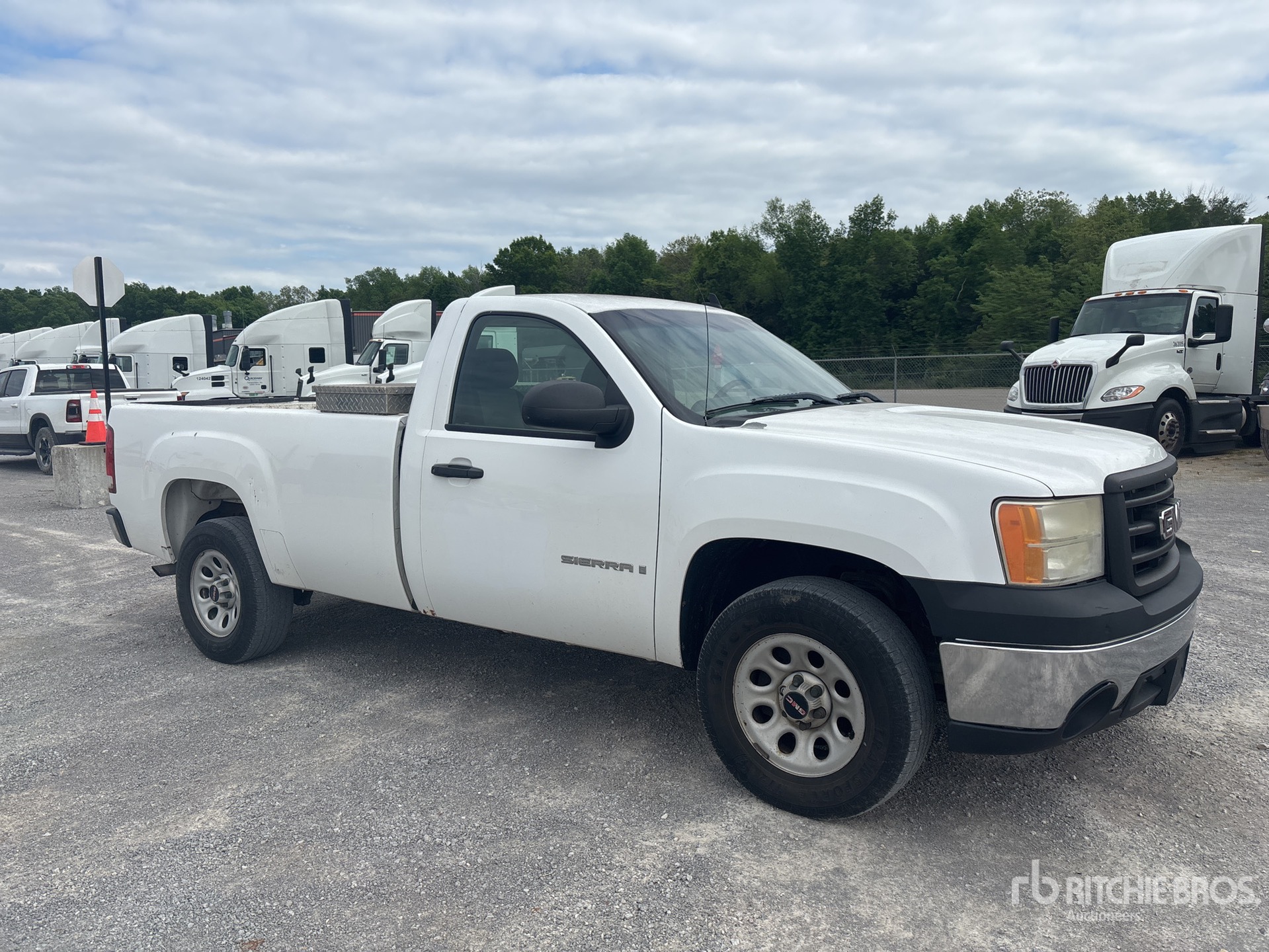 General Appearance with Image, coin avant droit