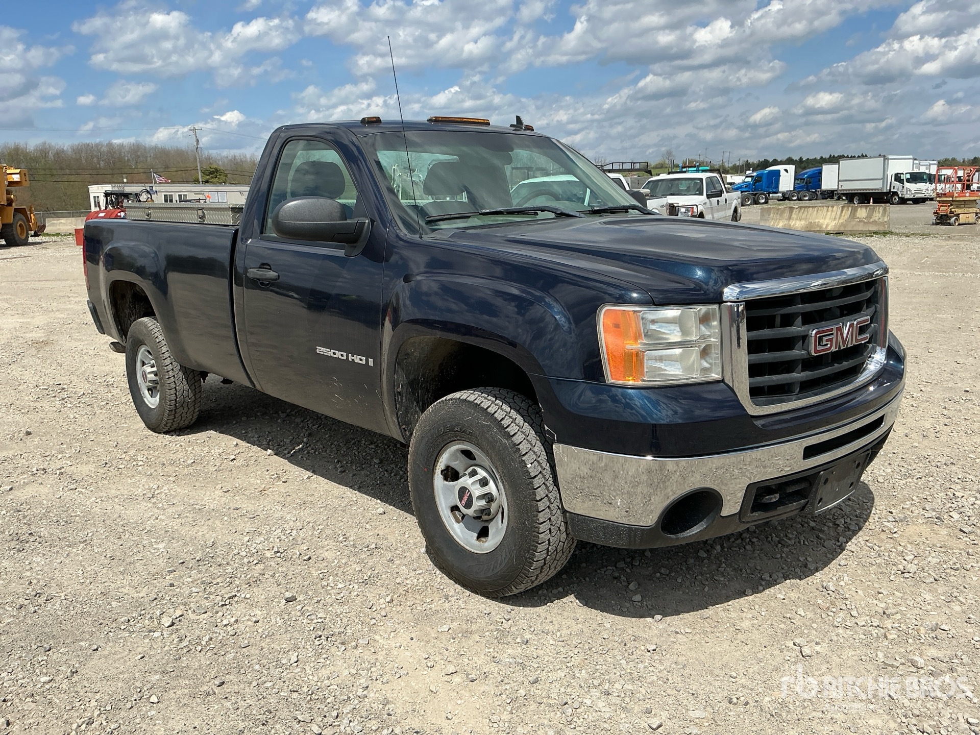 Aspect général with Image, coin avant droit