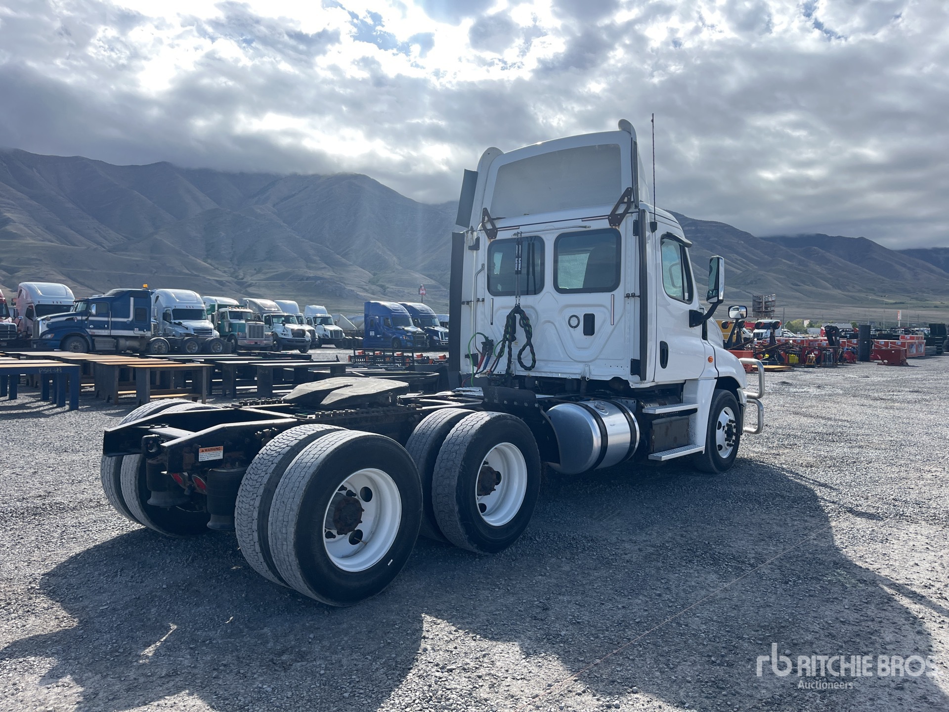 General Appearance with Imagen: esquina trasera derecha