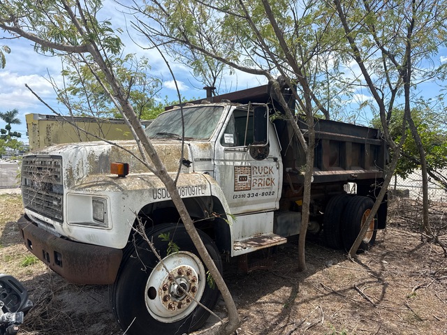 1994 (unverified) Ford F700 4x2 S/A Dump Truck (Inoperable)
