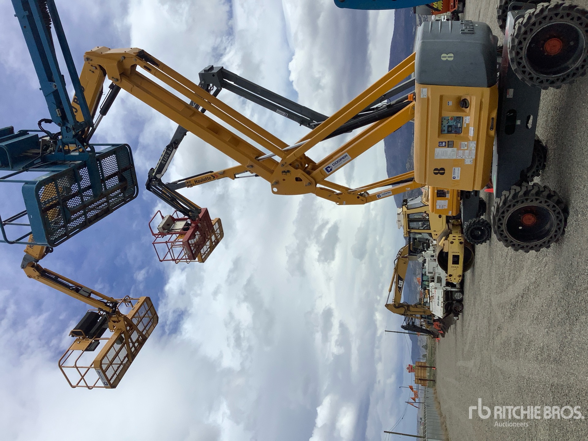 General Appearance with Featured Photo