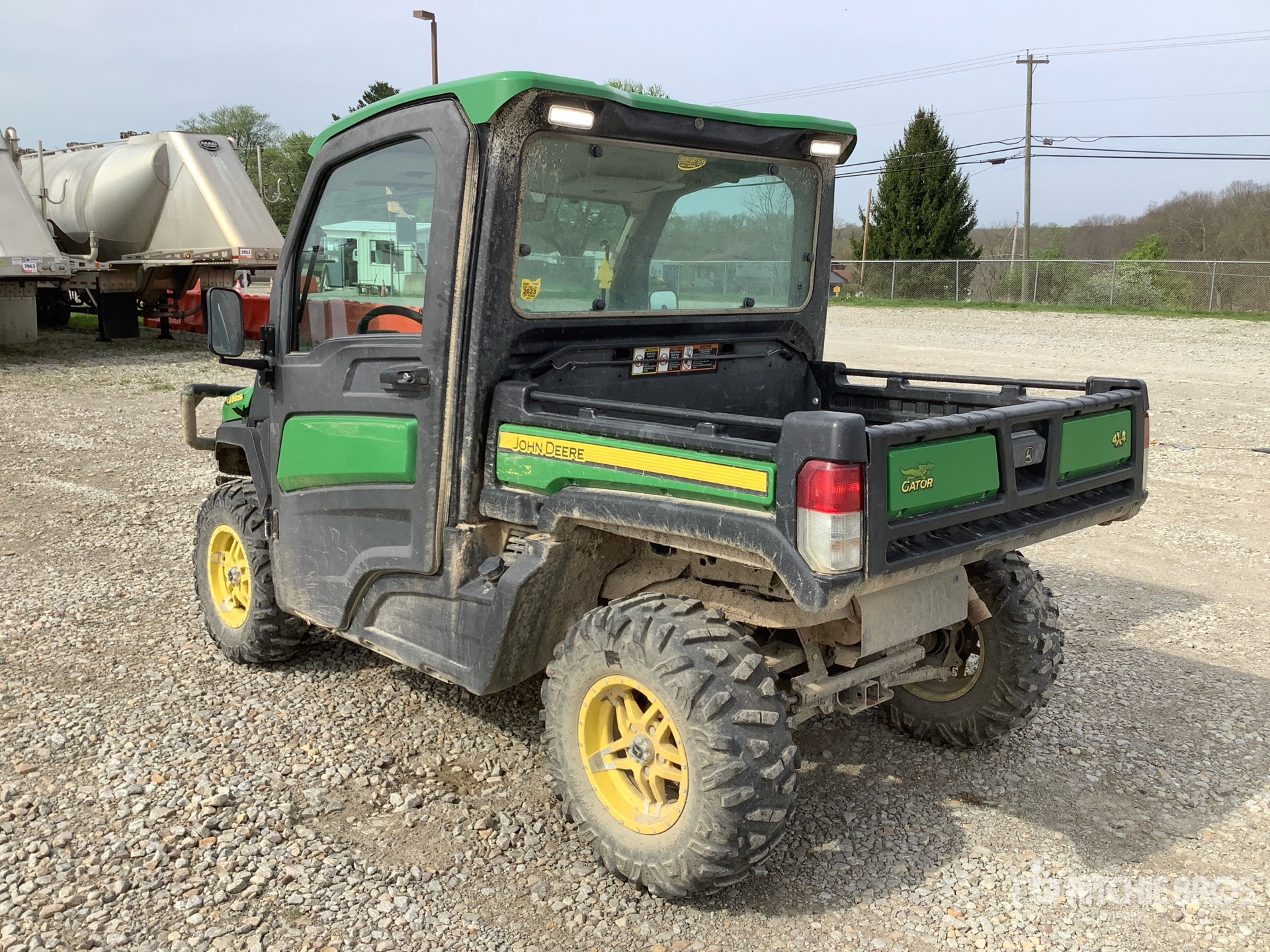 Aspect général with Image, coin arrière gauche