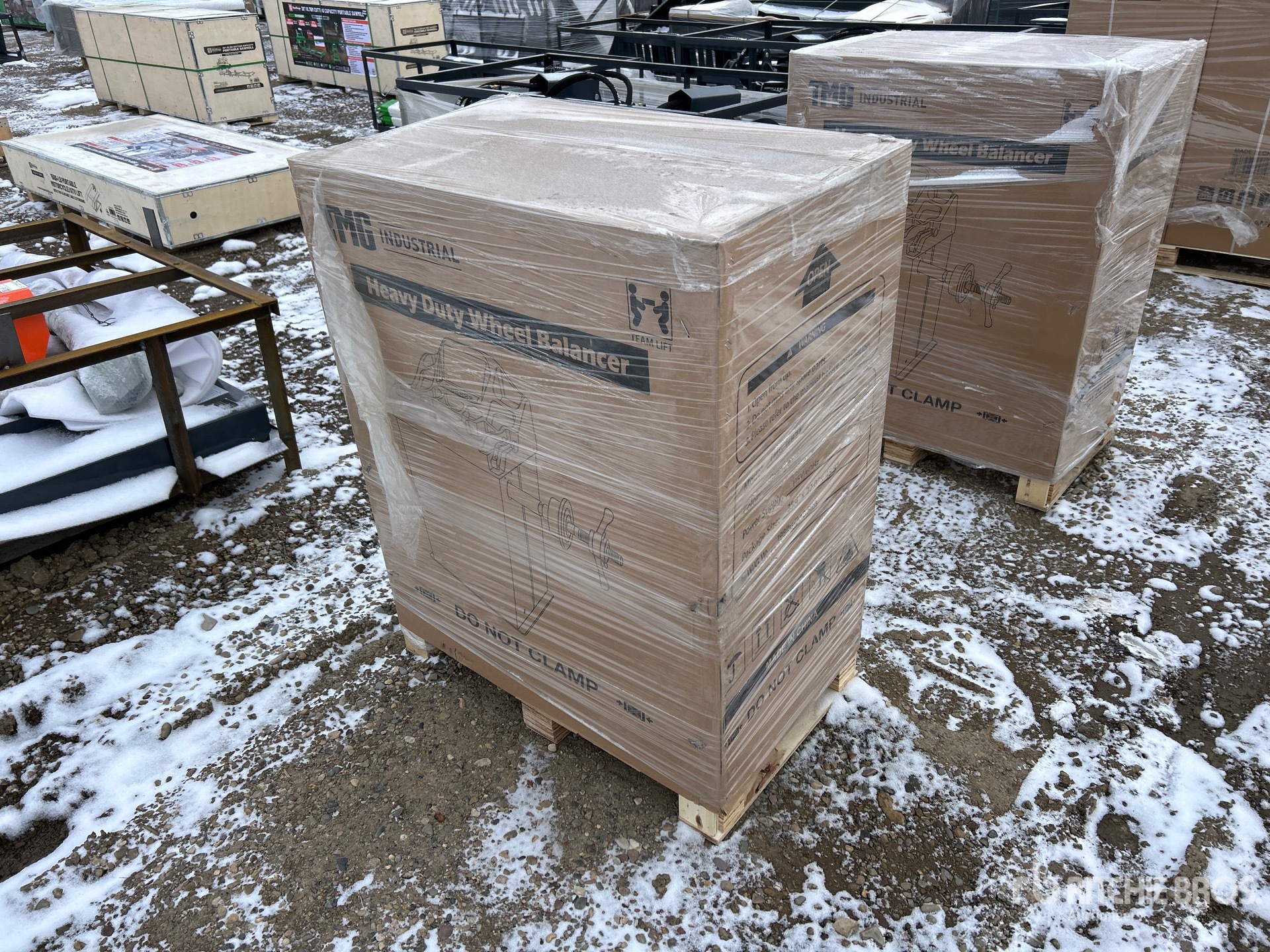 General Appearance with Foto, angolo anteriore sinistro