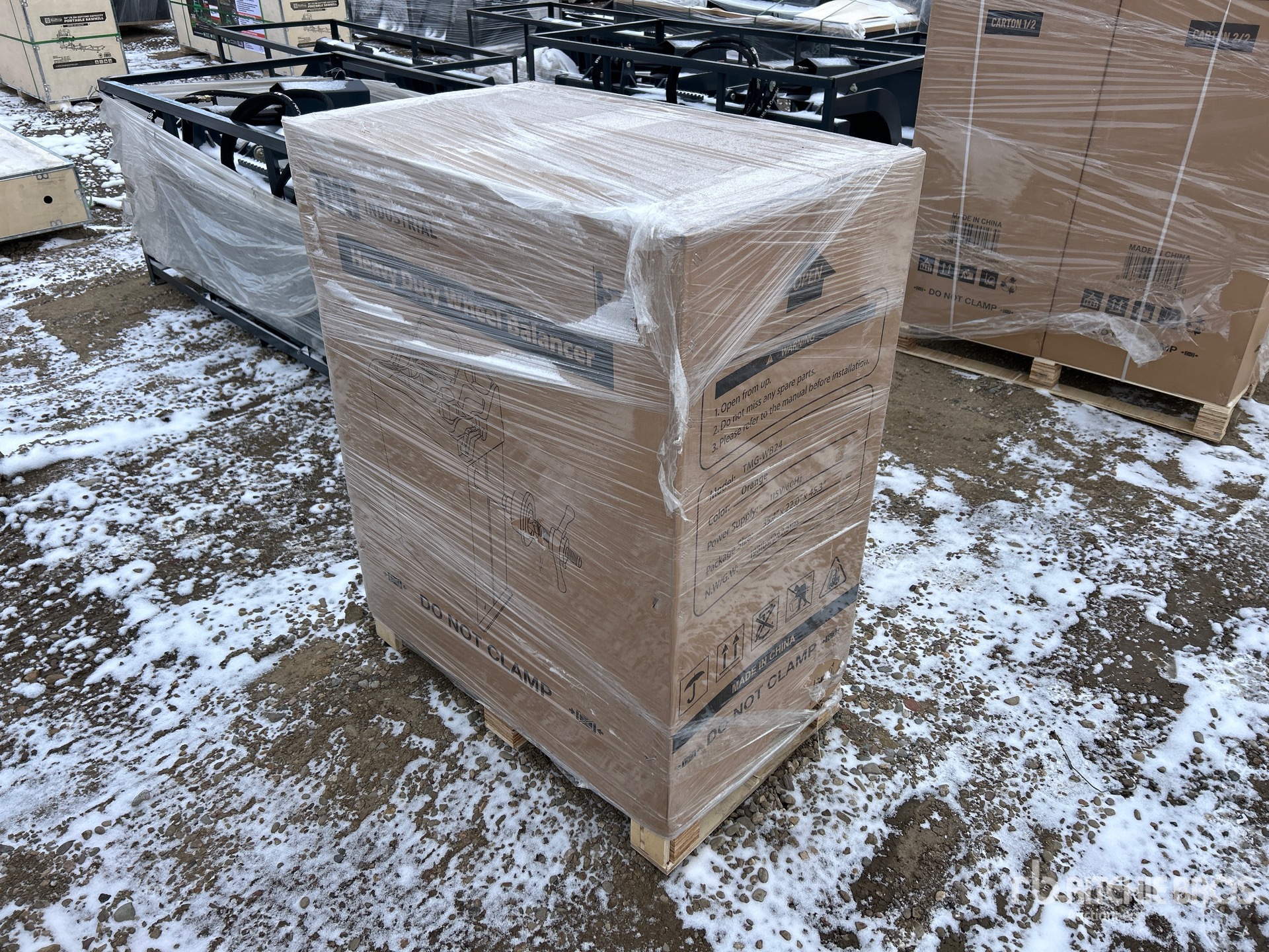 General Appearance with Foto, angolo anteriore sinistro