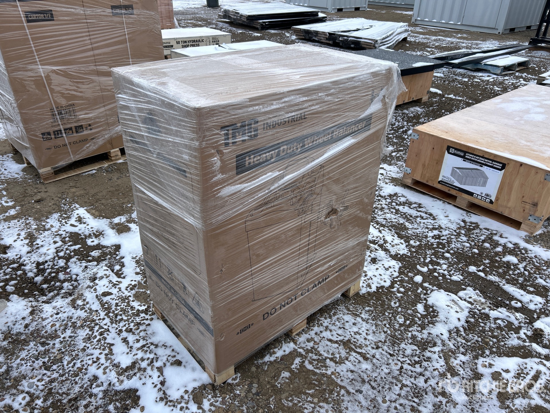 General Appearance with Foto, angolo posteriore sinistro