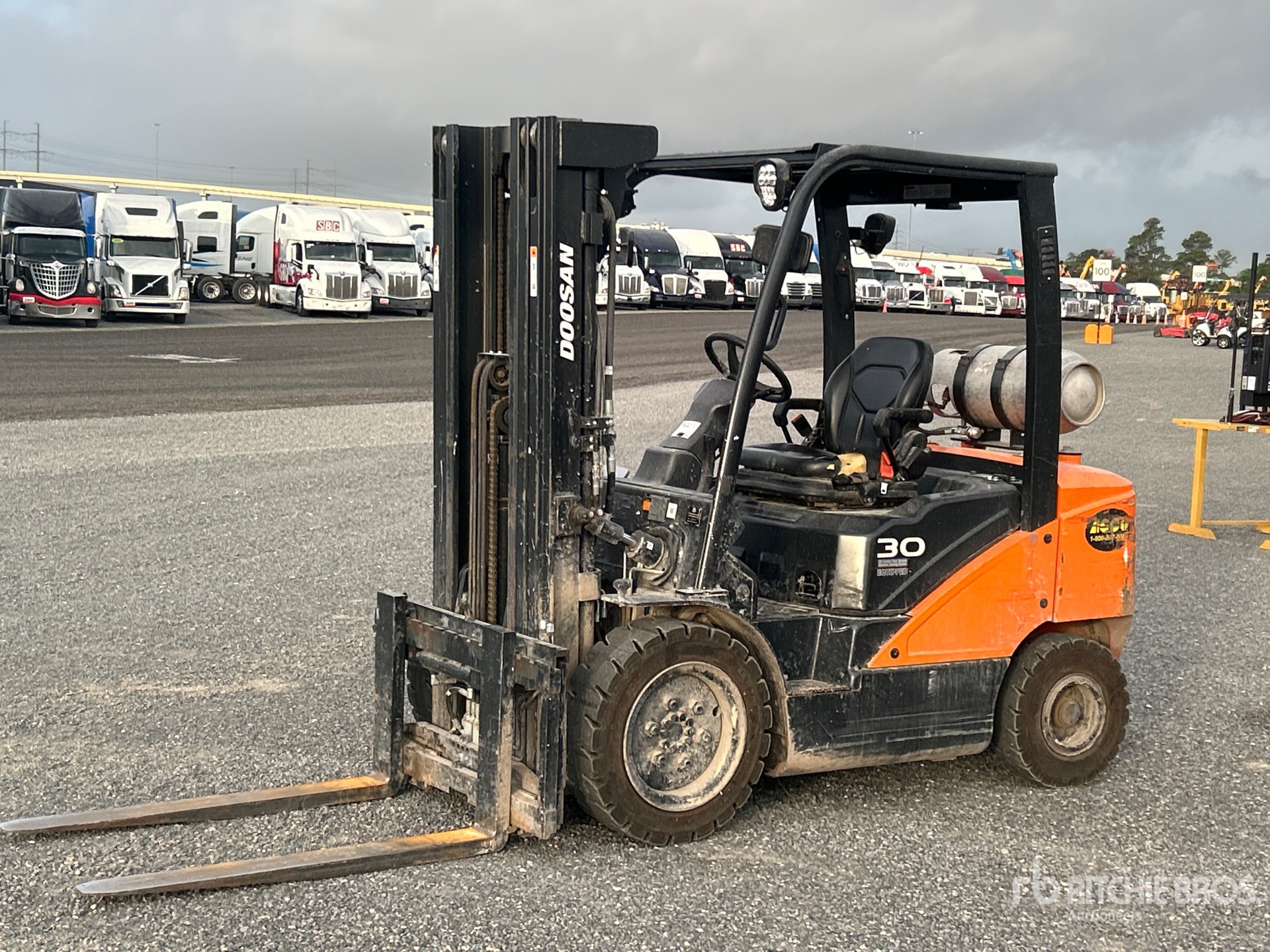 General Appearance with Picture, Left Front Corner