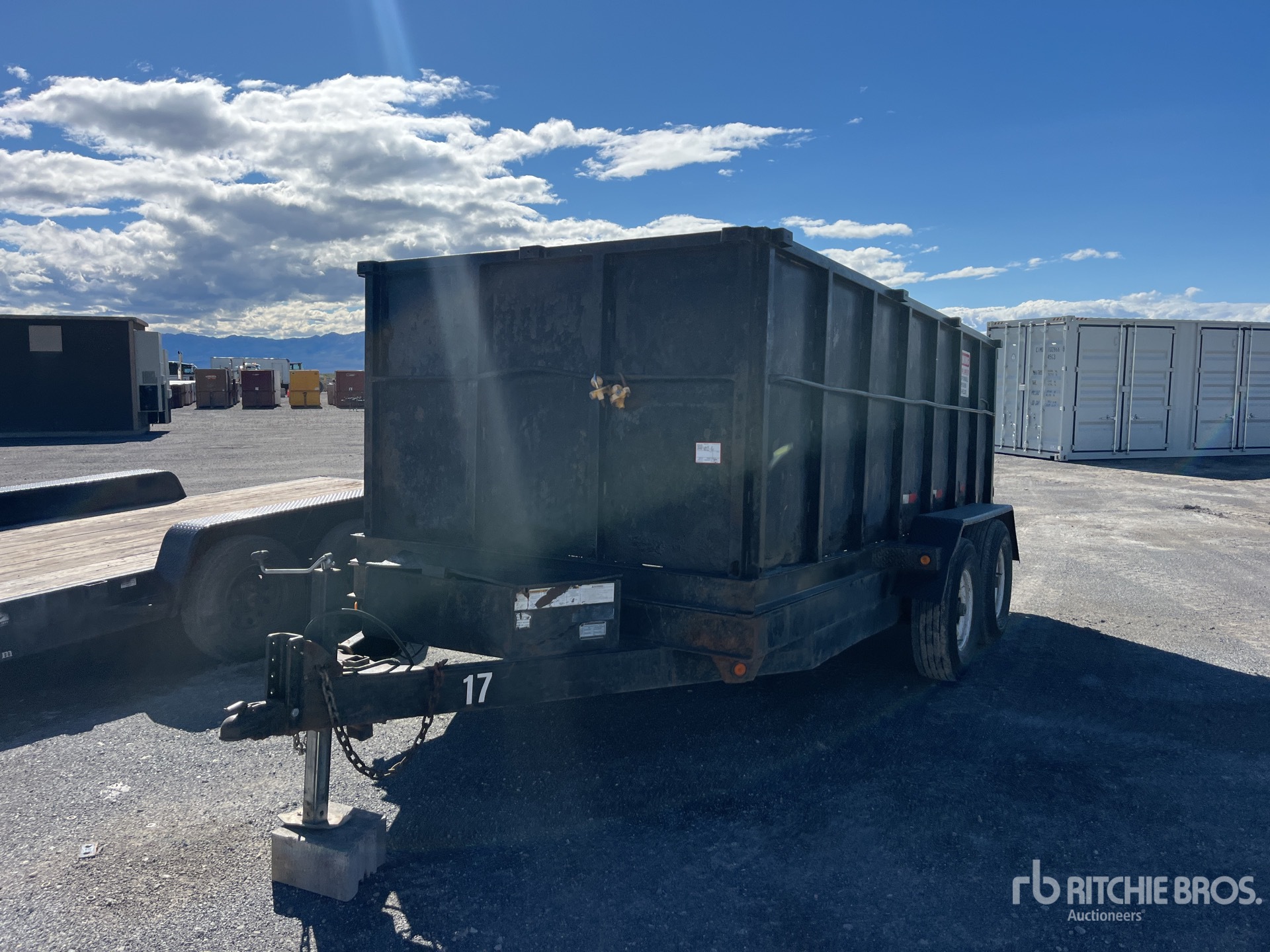 General Appearance with Bild, Ecke vorne links