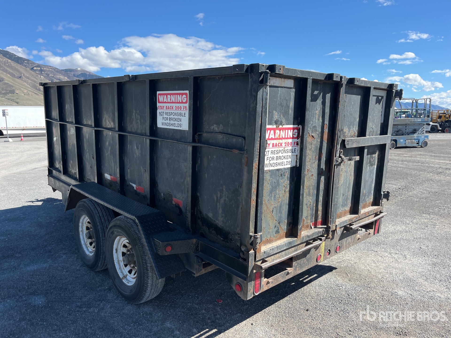 General Appearance with Bild, Ecke hinten links