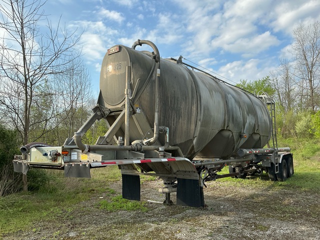 1996 Heil S0 9084-3 1350 cft T/A Tanker Trailer