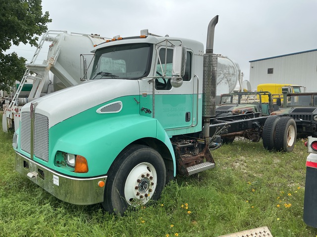 2006 Kenworth T300 4x2 Cab and Chassis