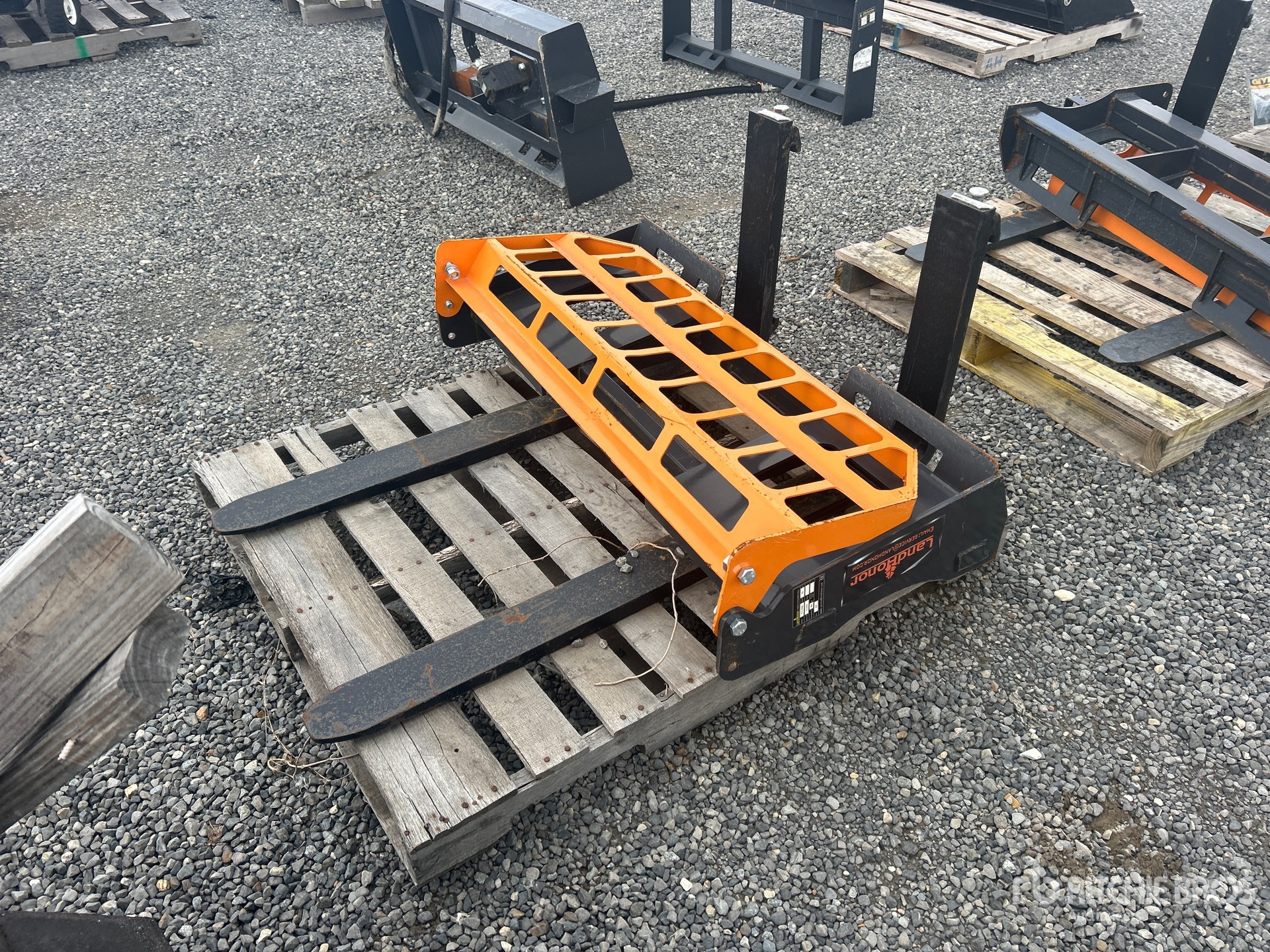 General Appearance with Foto, angolo anteriore sinistro