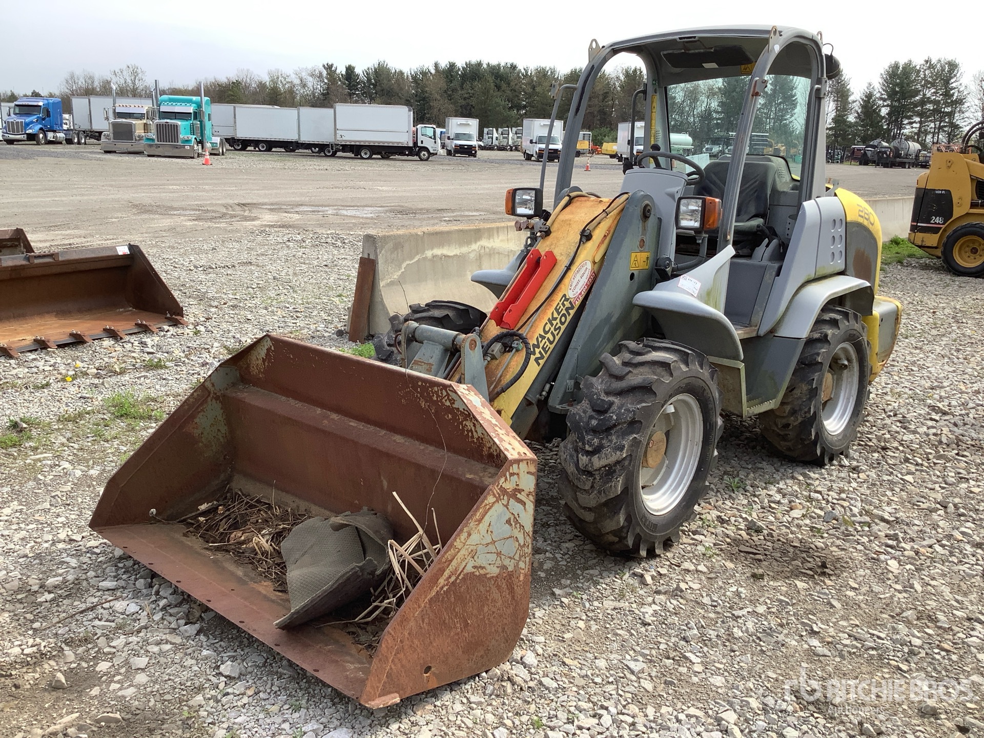 General Appearance with Picture, Left Front Corner