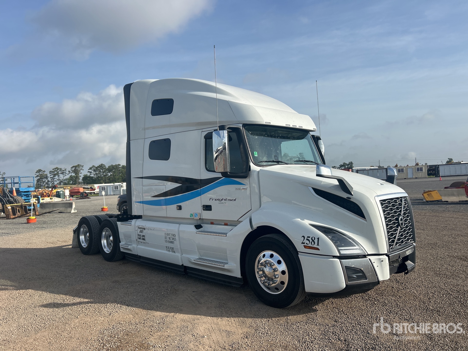 Aspect général with Image, coin avant droit