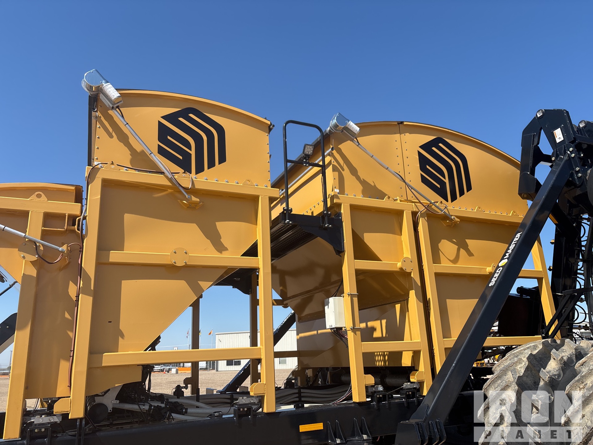 2023 Seedmaster ULTRA SR